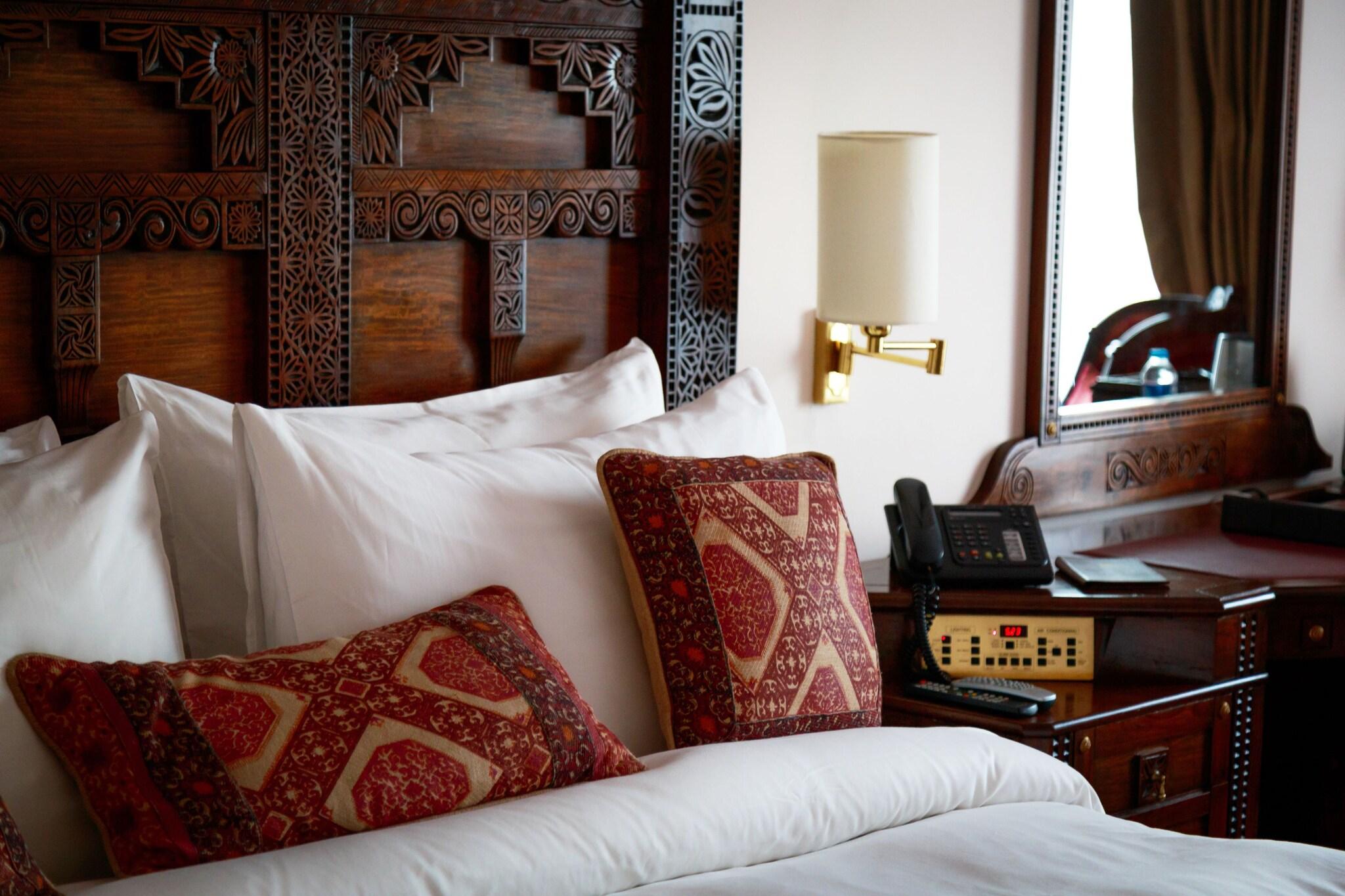 Serena Hotel by null