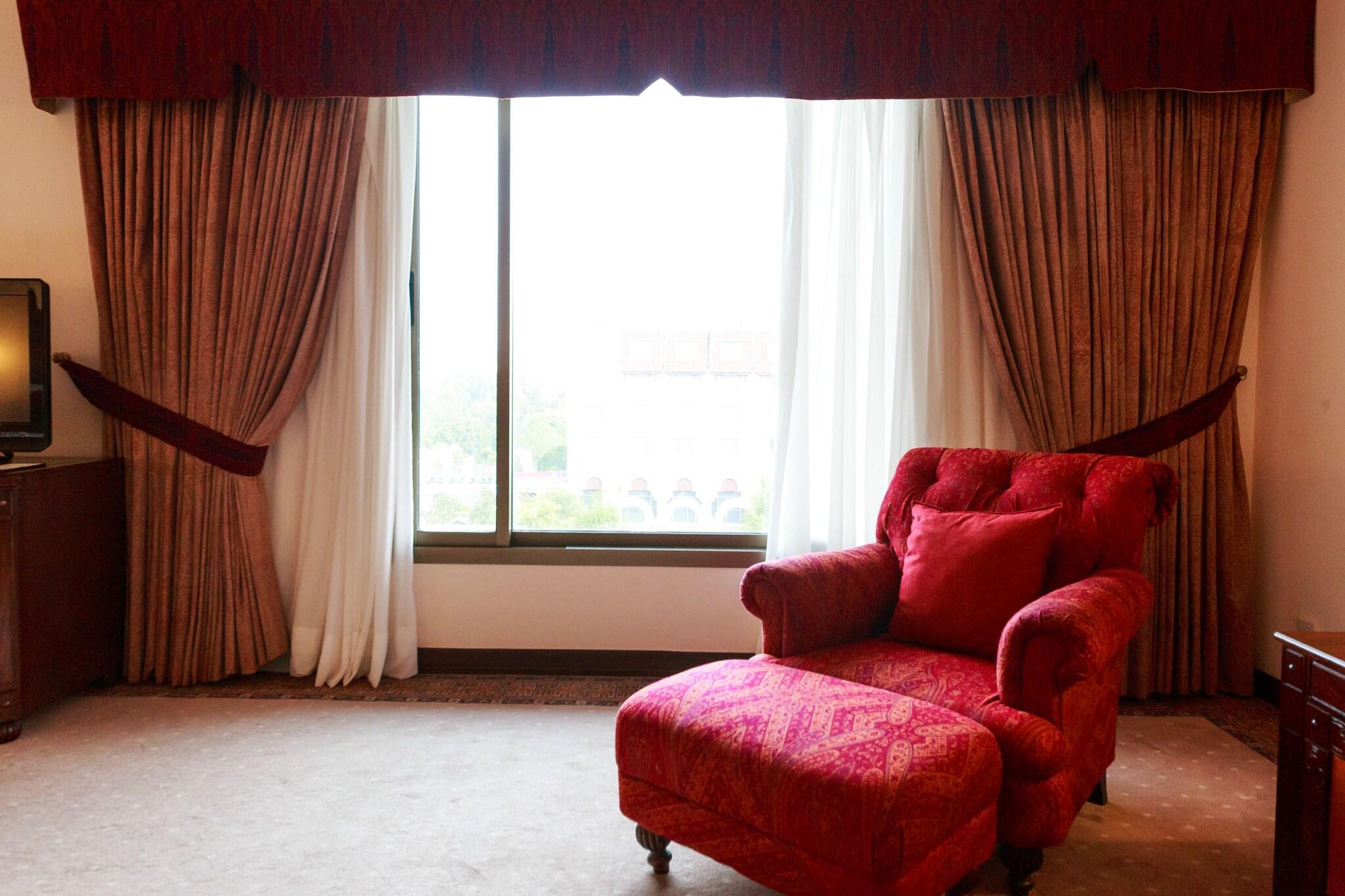 Serena Hotel by null