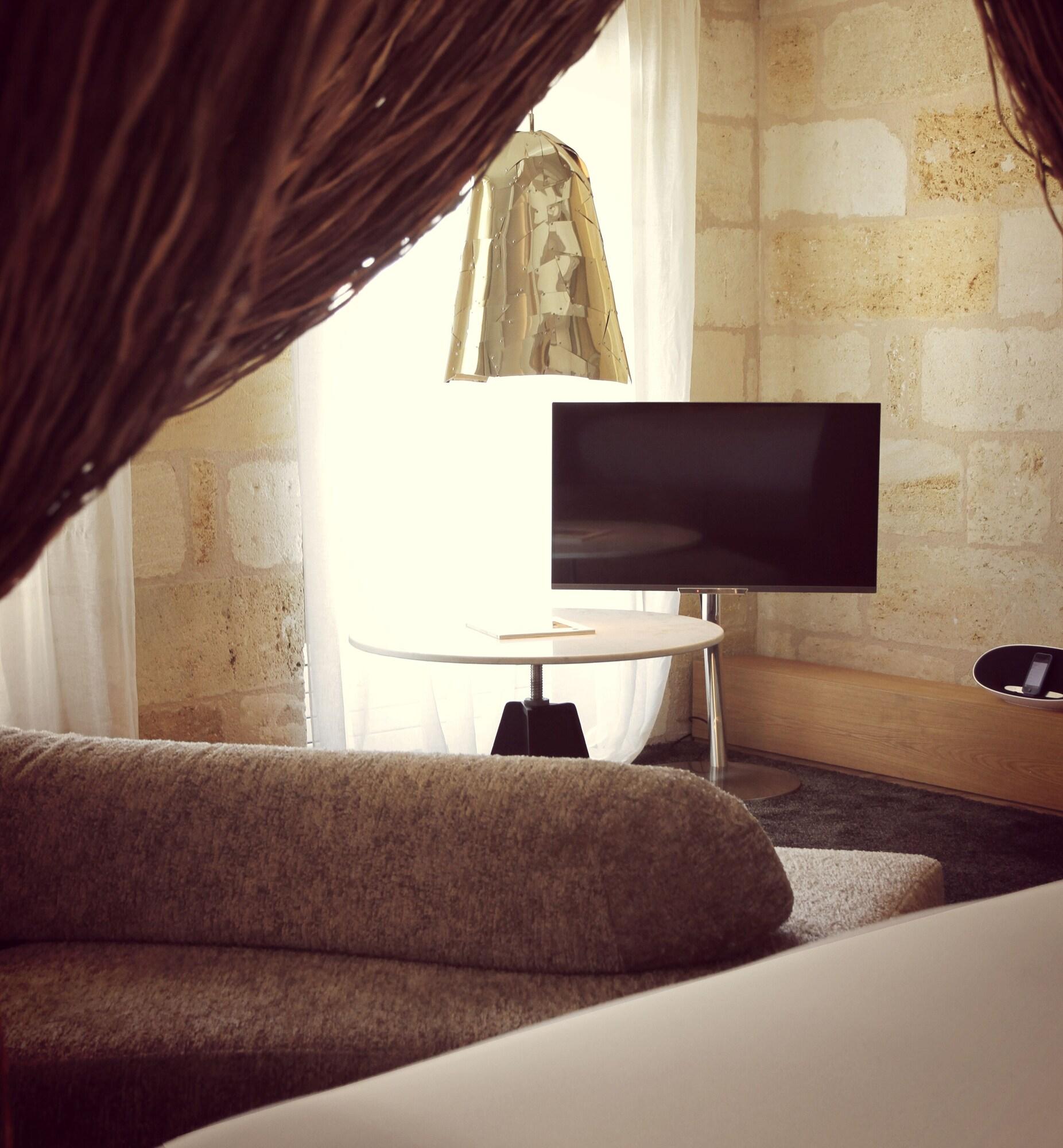 Yndo Hotel by null