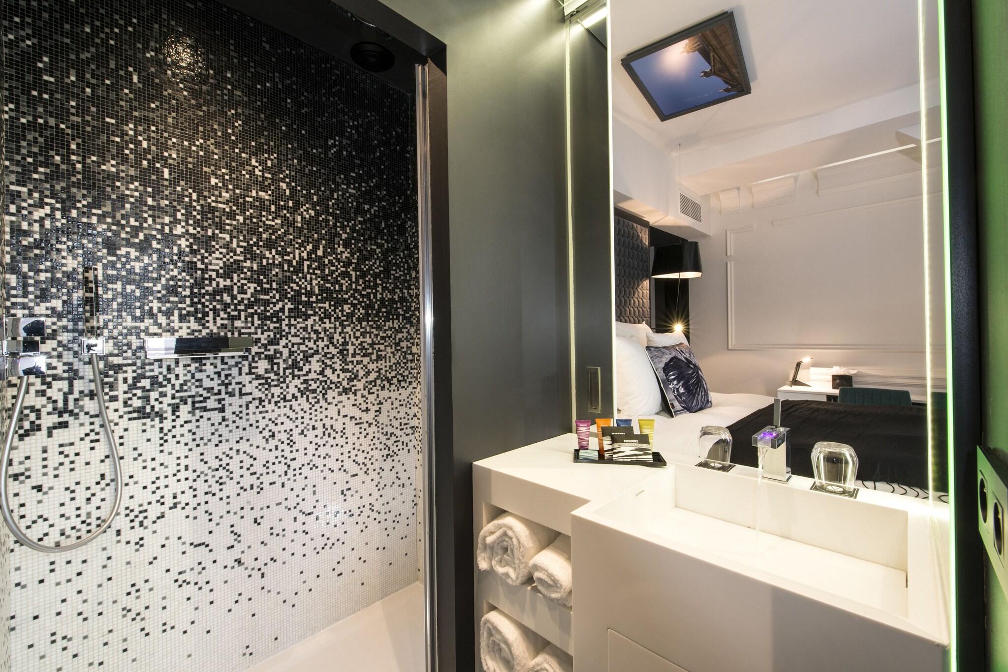 Vertigo Hotel by null