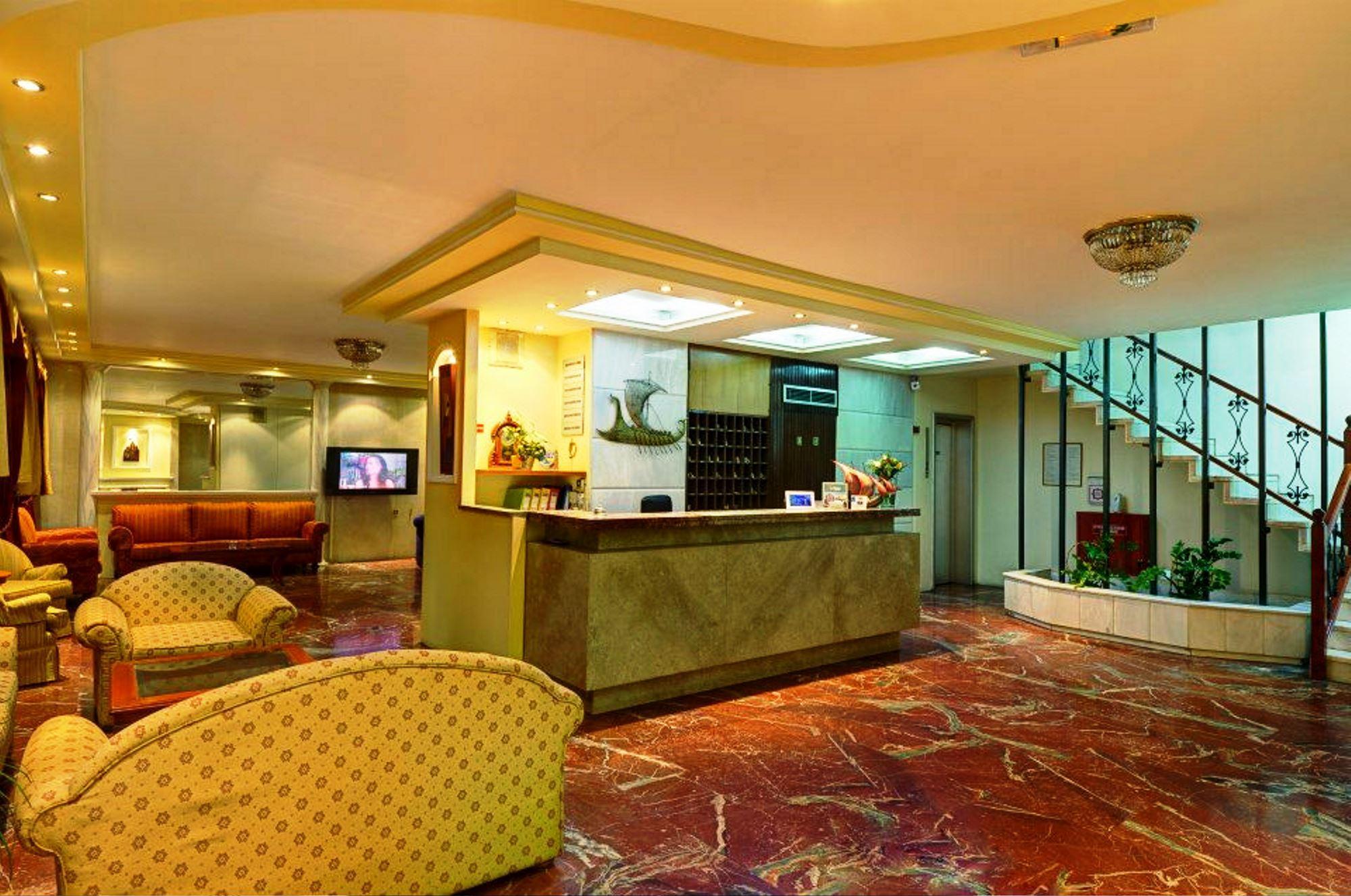 Nefeli Hotel