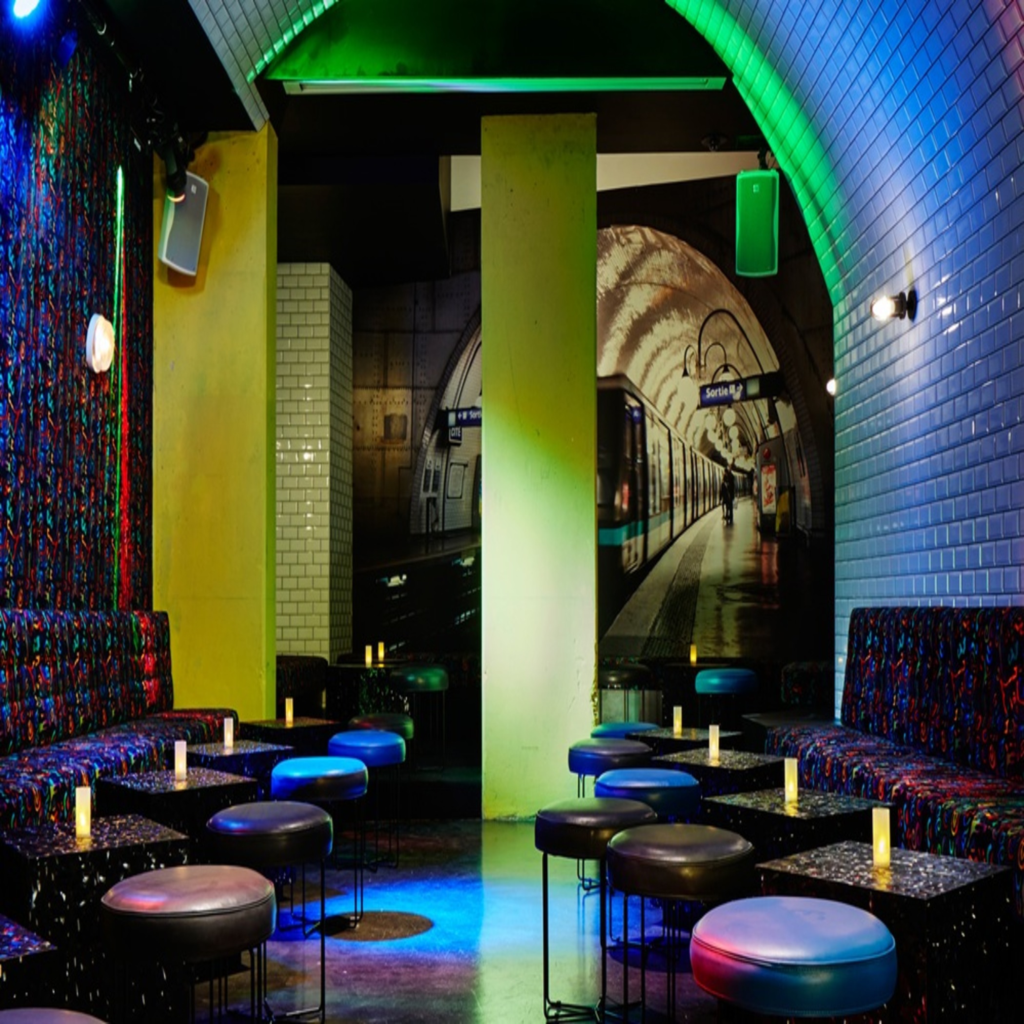 Generator Paris by null