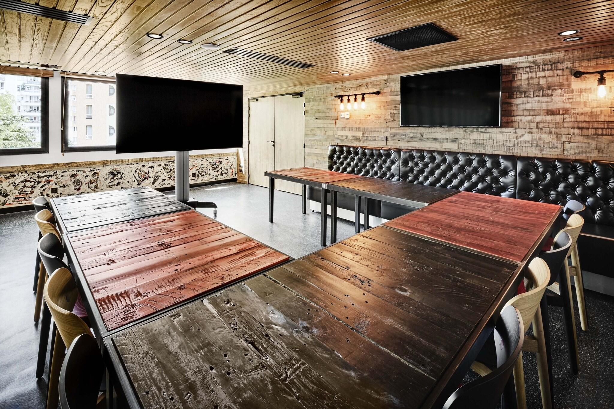 Generator Paris by null