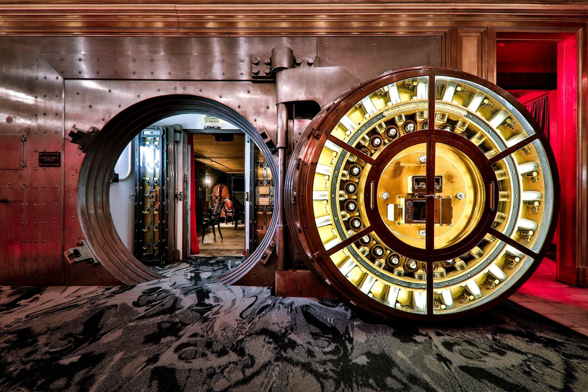 Metropolitan at The 9, Autograph Collection by null