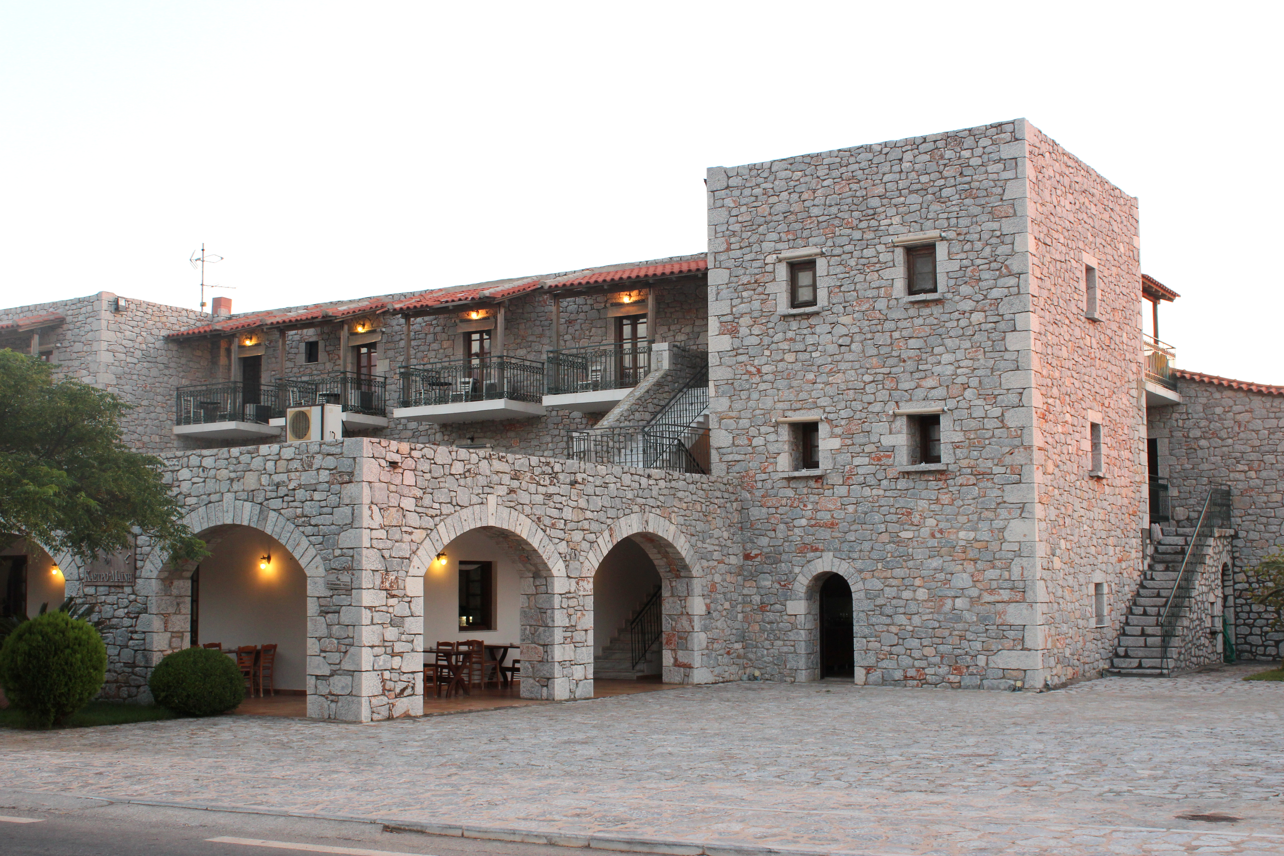 Kastro Maini - Poză