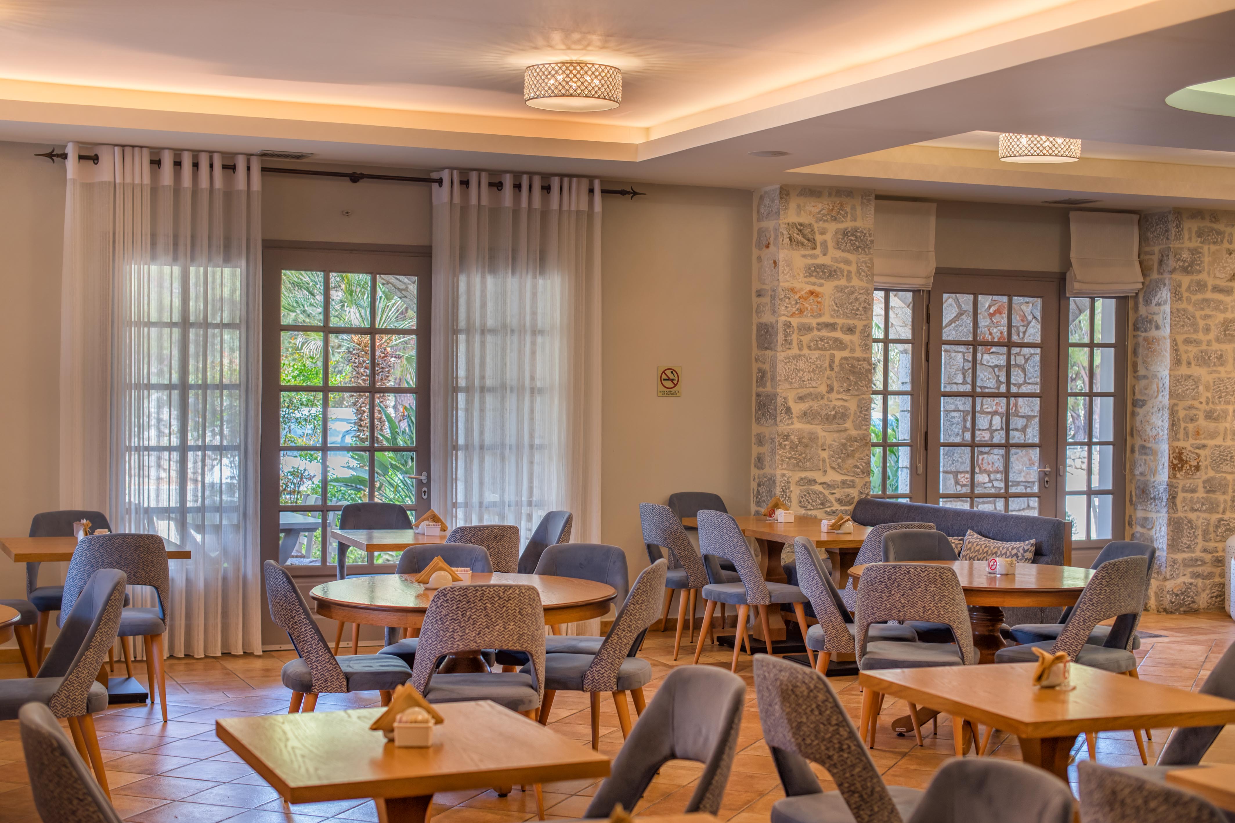 Kastro Maini - Poză