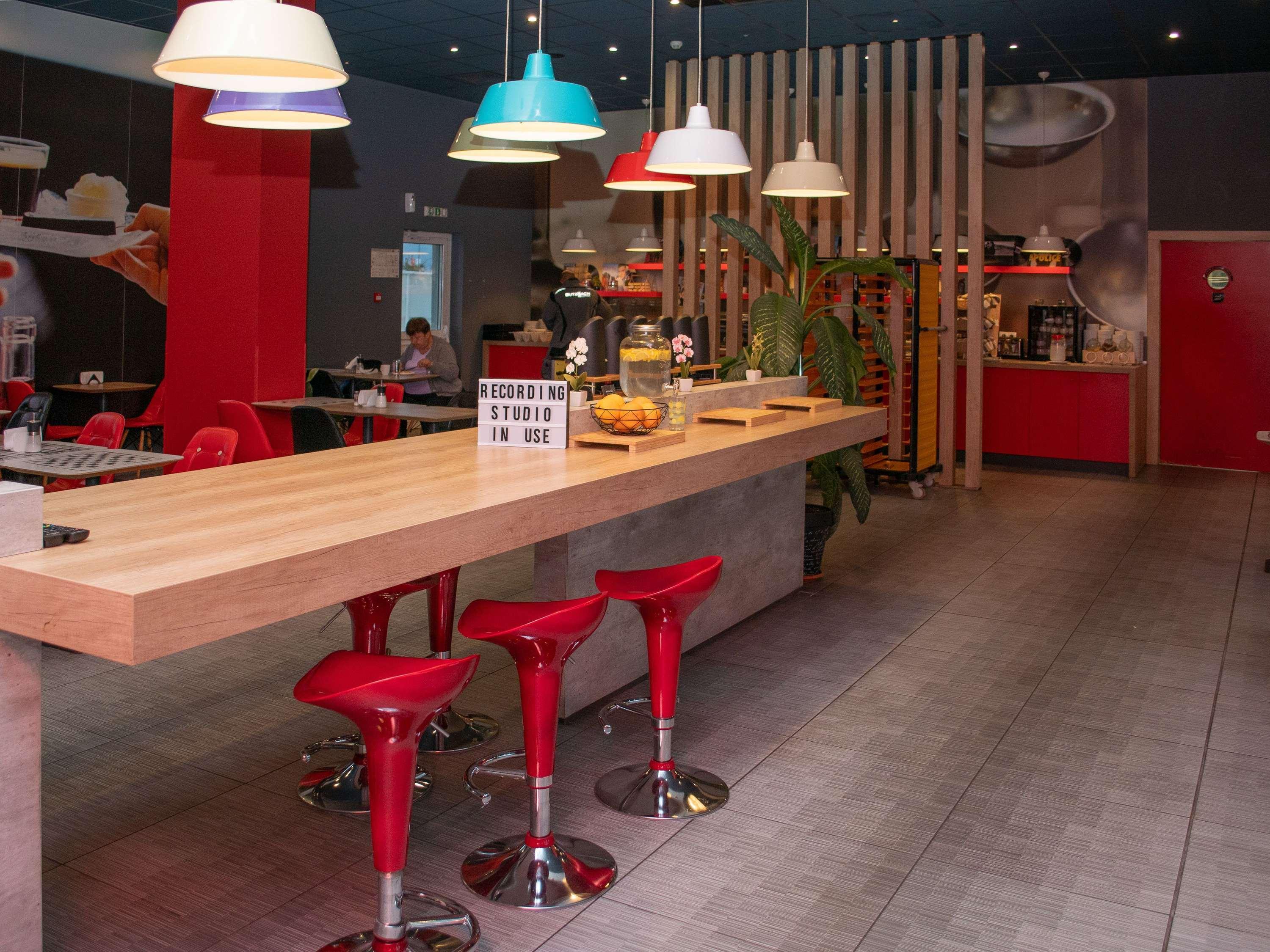 ibis Sofia Airport - photo