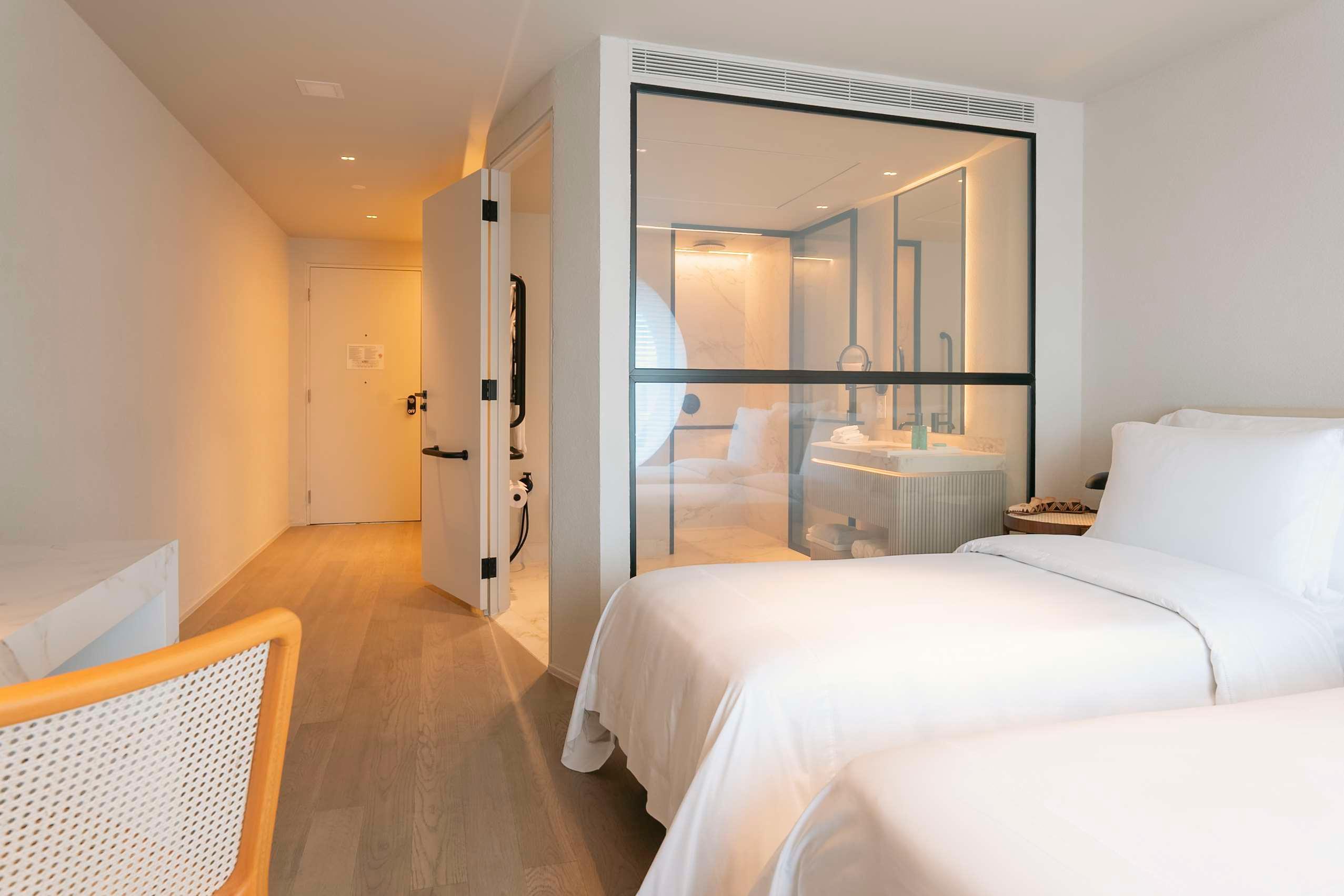 Hotel Unique by null