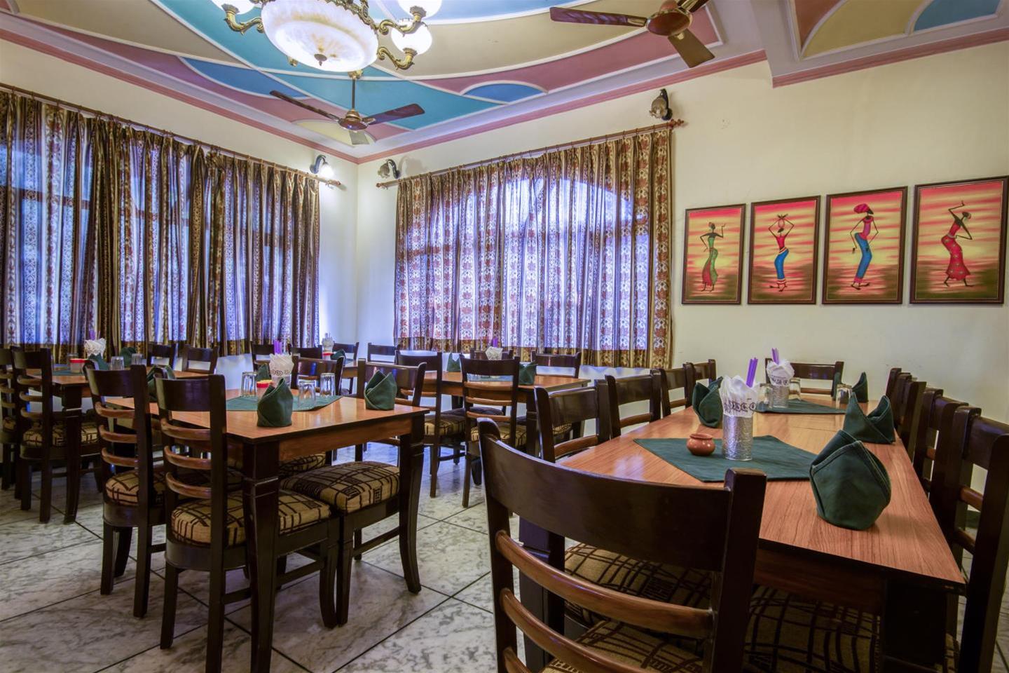 Taj Plaza