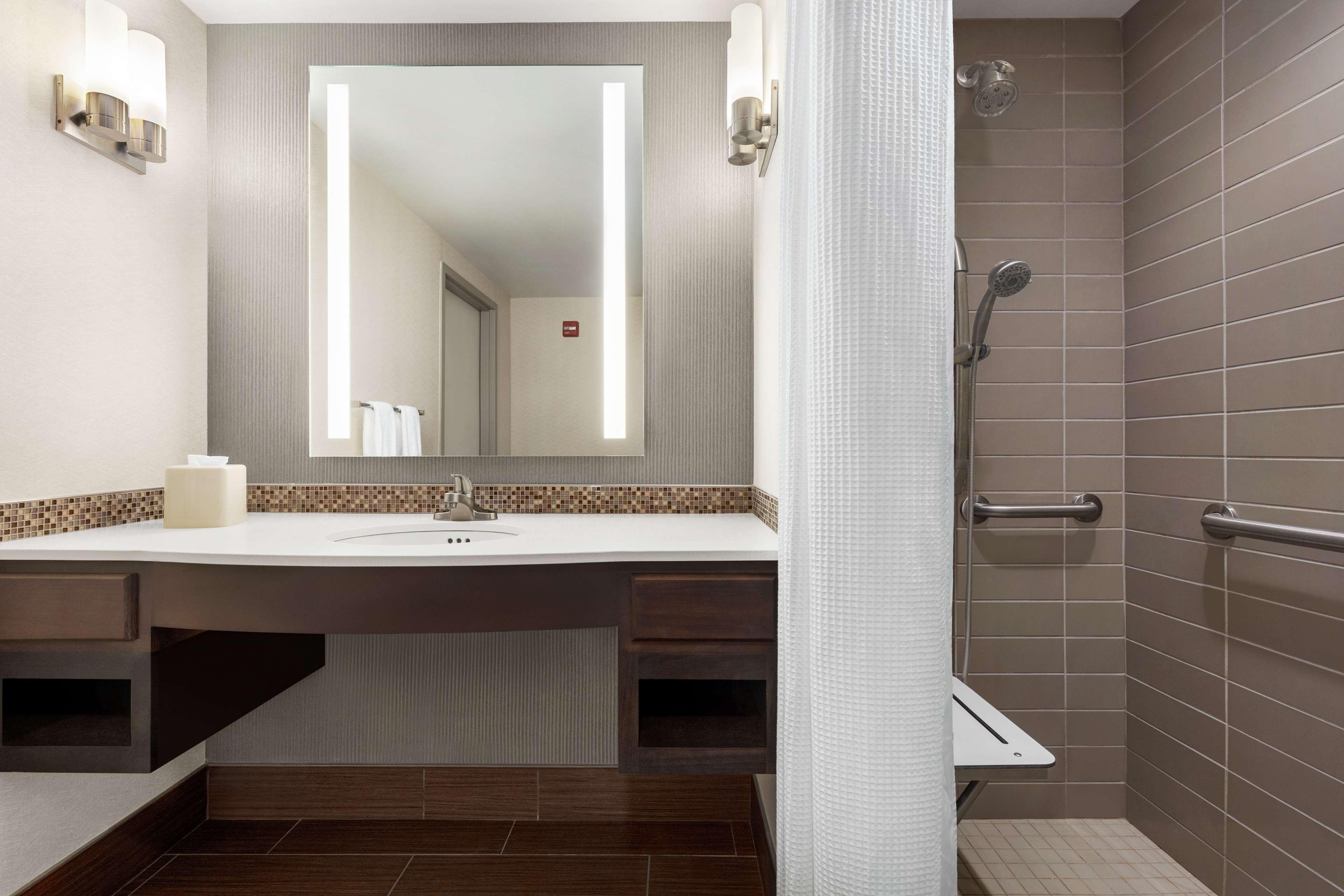 Hilton Garden Inn Louisville Downtown, KY