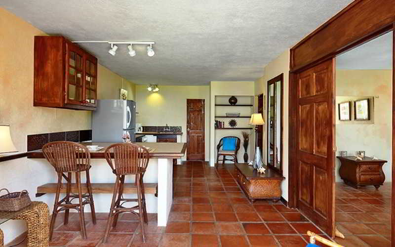 Surfers Bay Resort by null