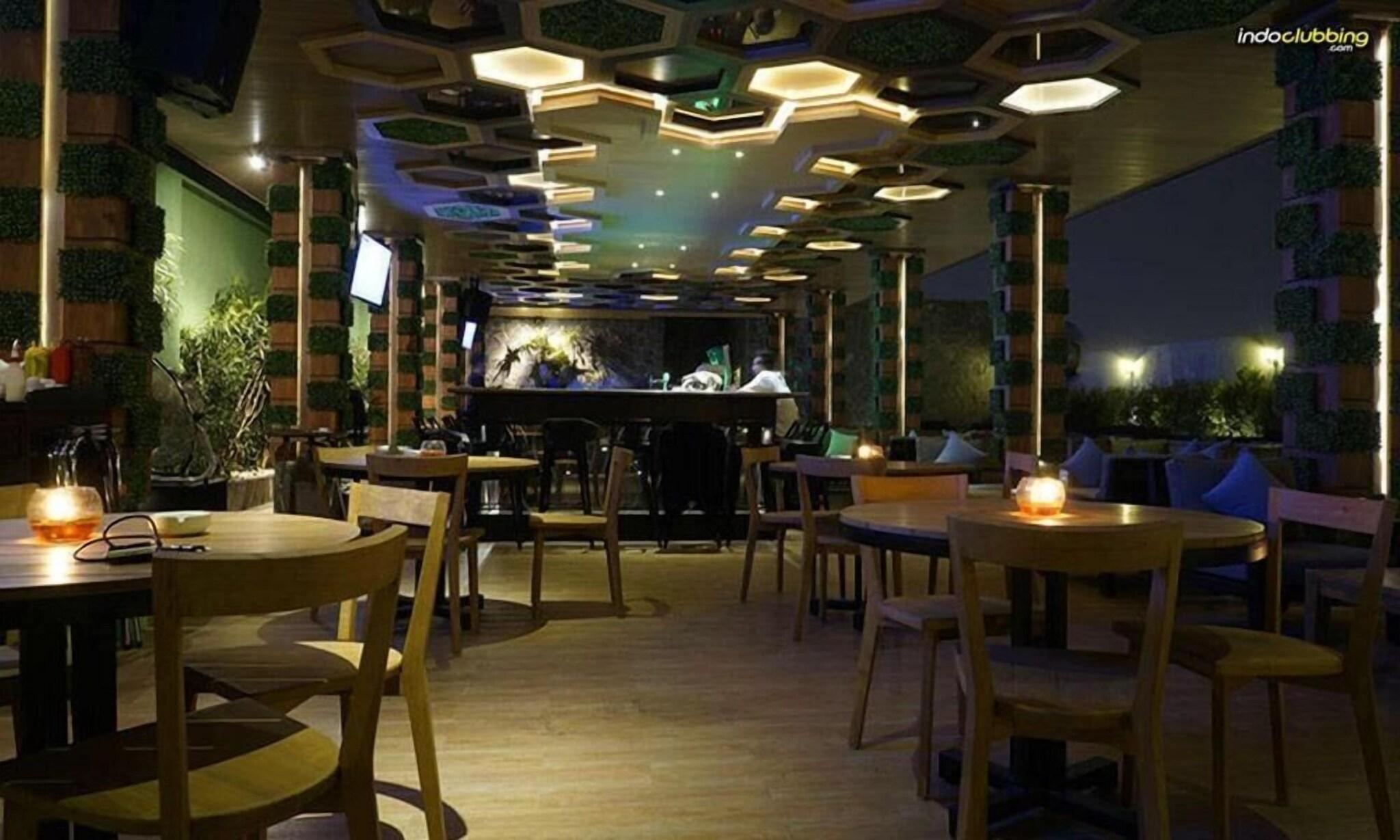 Whiz Prime Kelapa Gading
