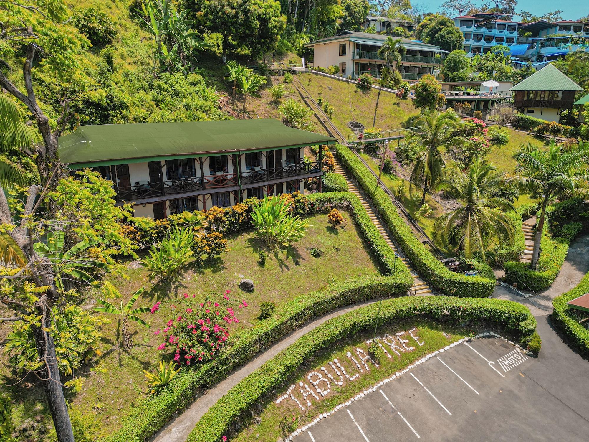 Tabulia Tree Hotel & Villas