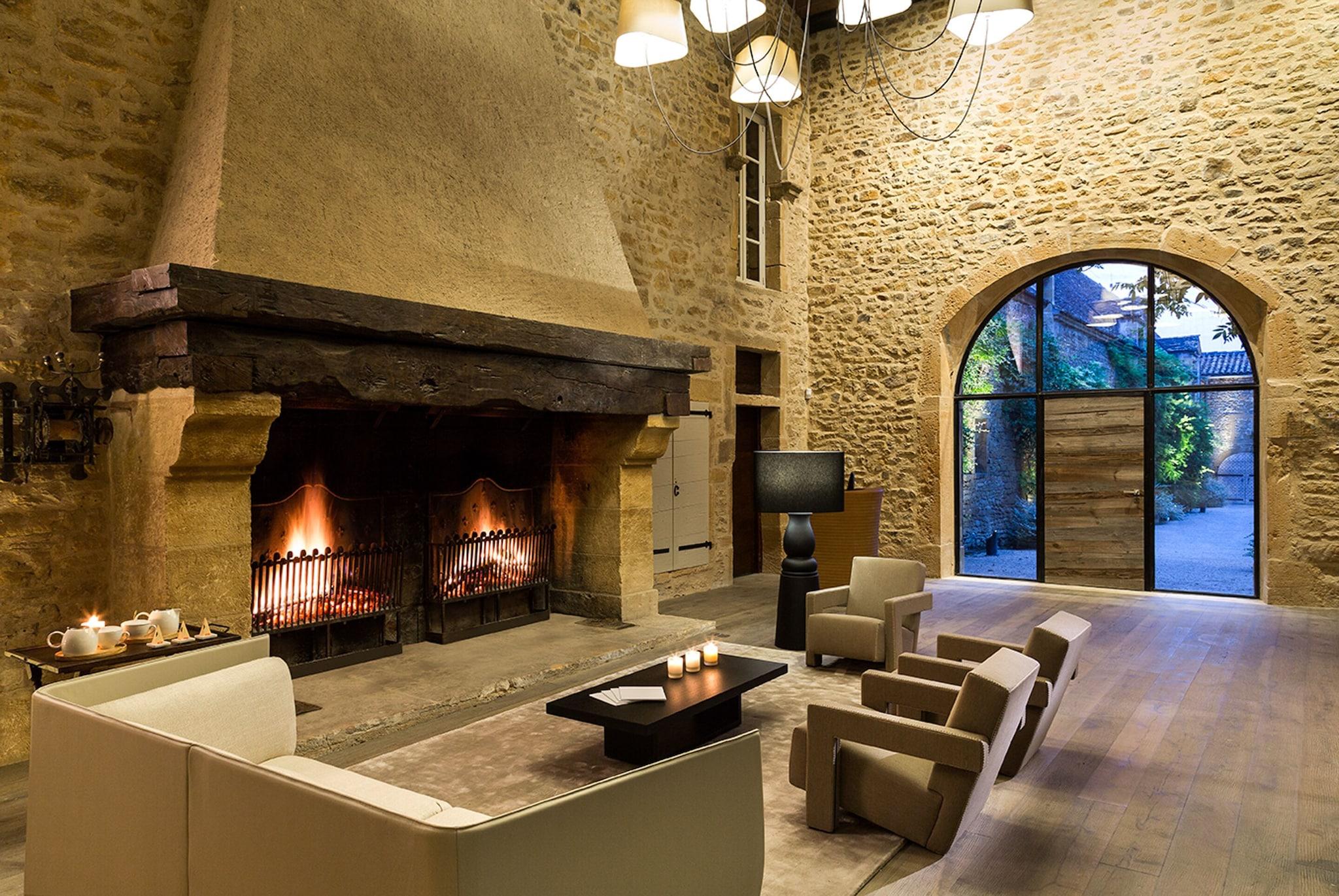 Chateau De Bagnols