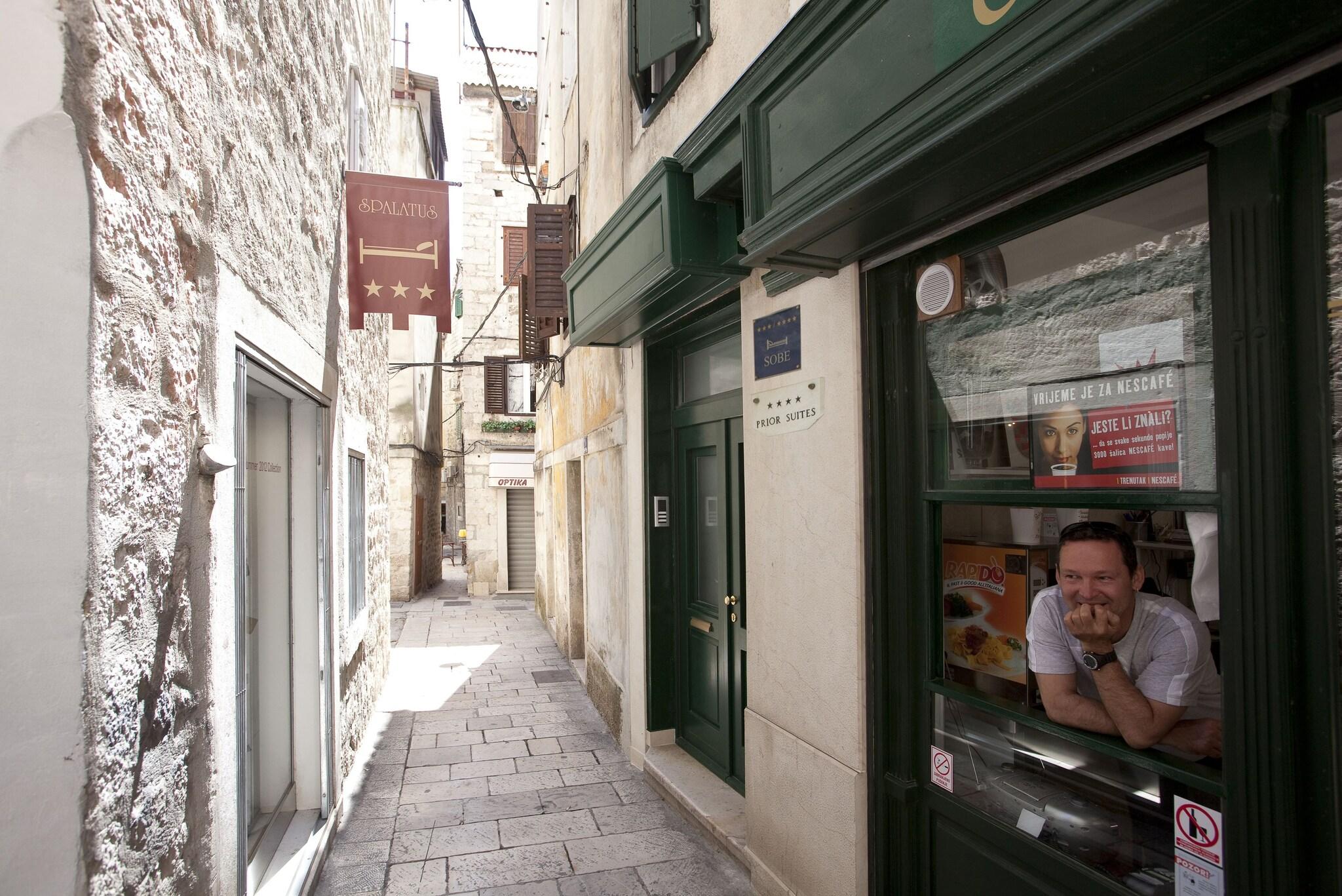 Prior Suites Split - фото