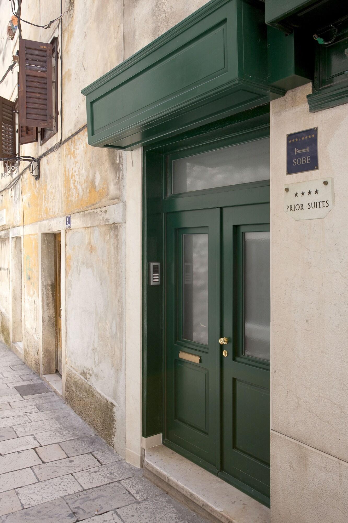 Prior Suites Split - фото