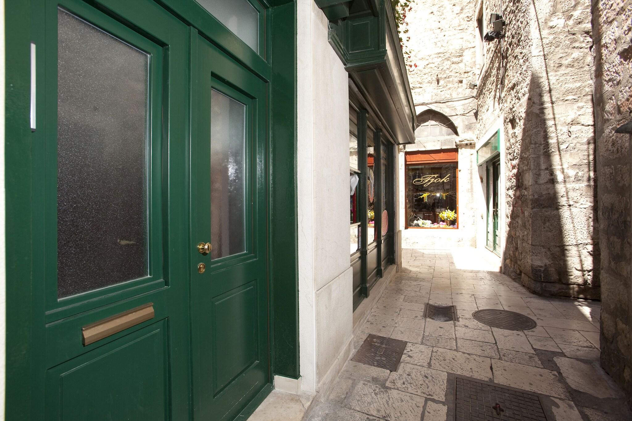 Prior Suites Split - фото