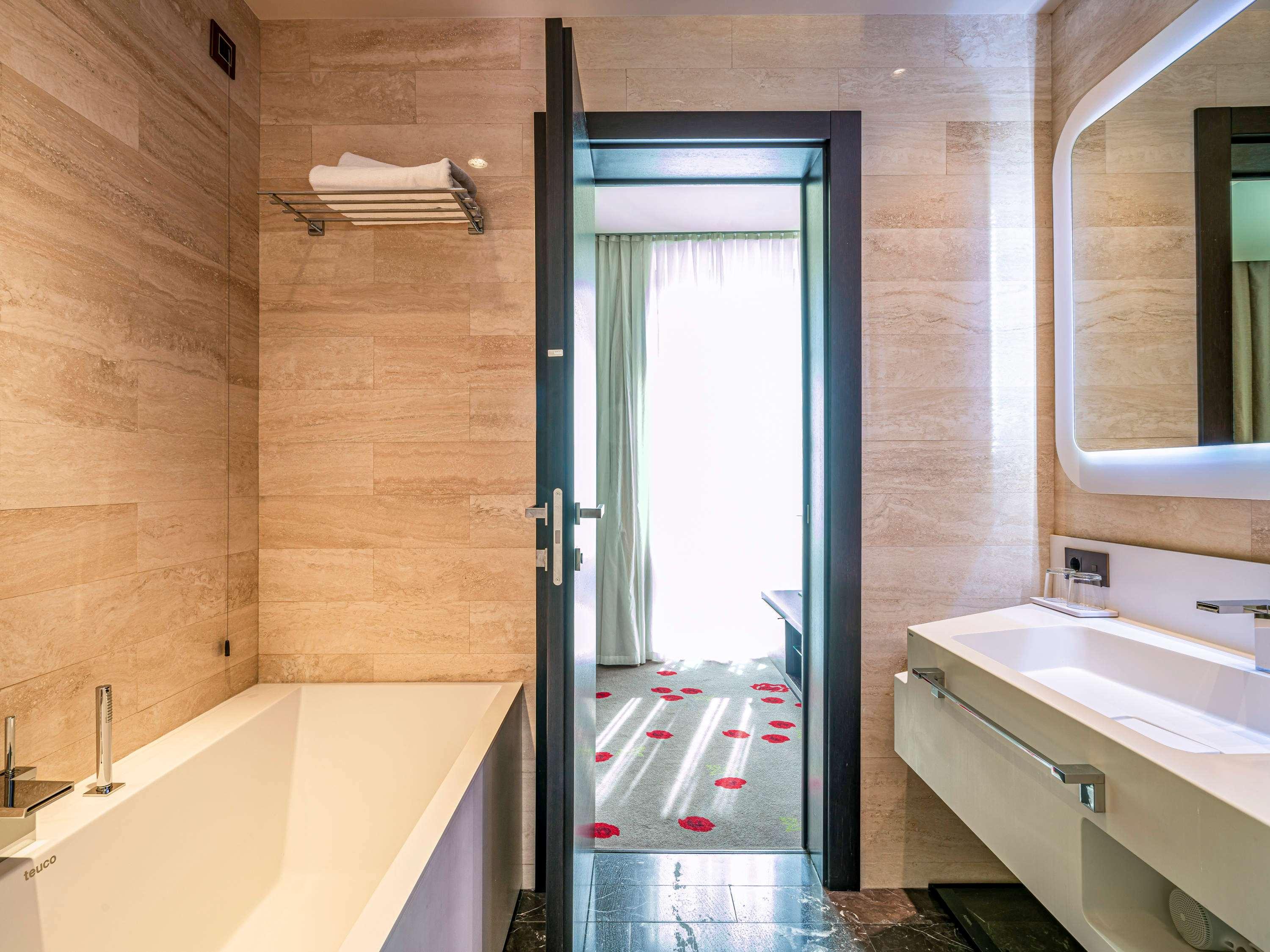 Berd's Hotel by null