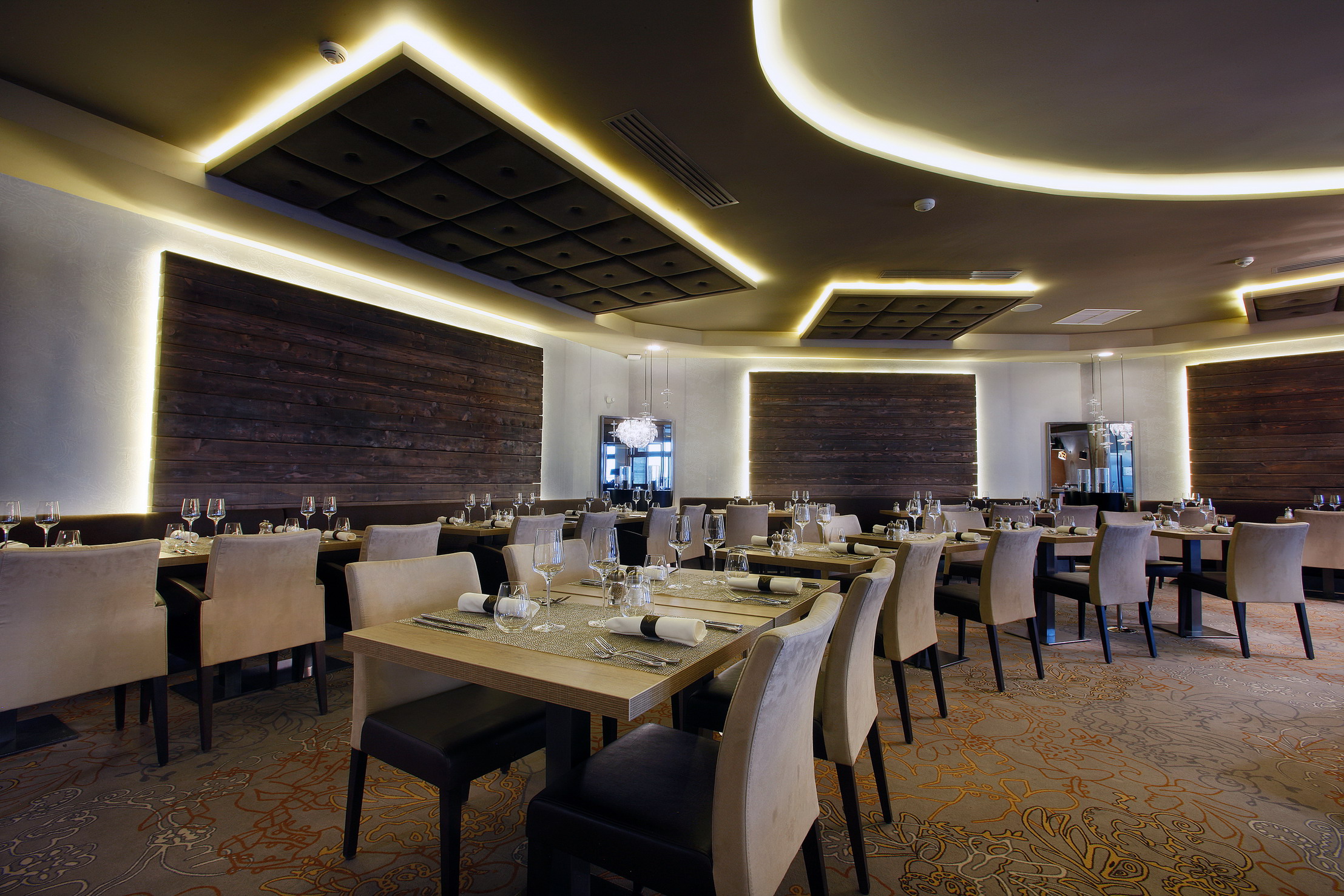 Les Chalets du Koh-I Nor by Les Etincelles by null