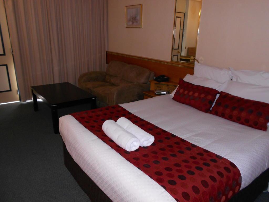 Commodore Regent Launceston by null