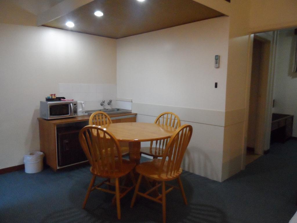 Commodore Regent Launceston by null