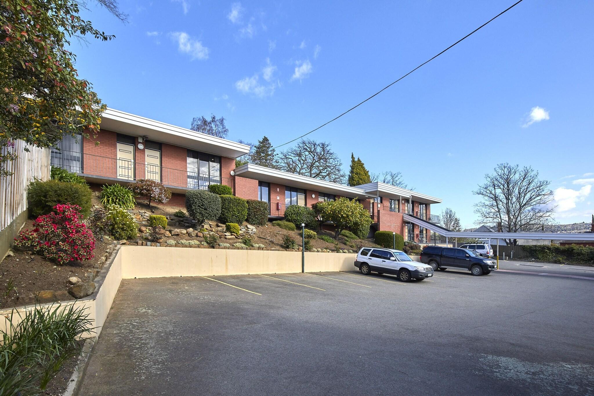 Commodore Regent Launceston by null