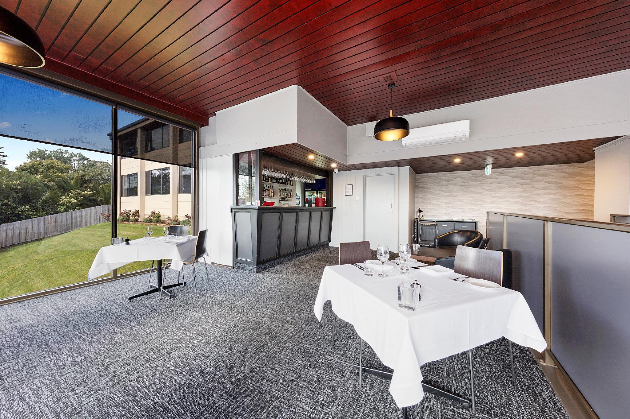 Commodore Regent Launceston by null