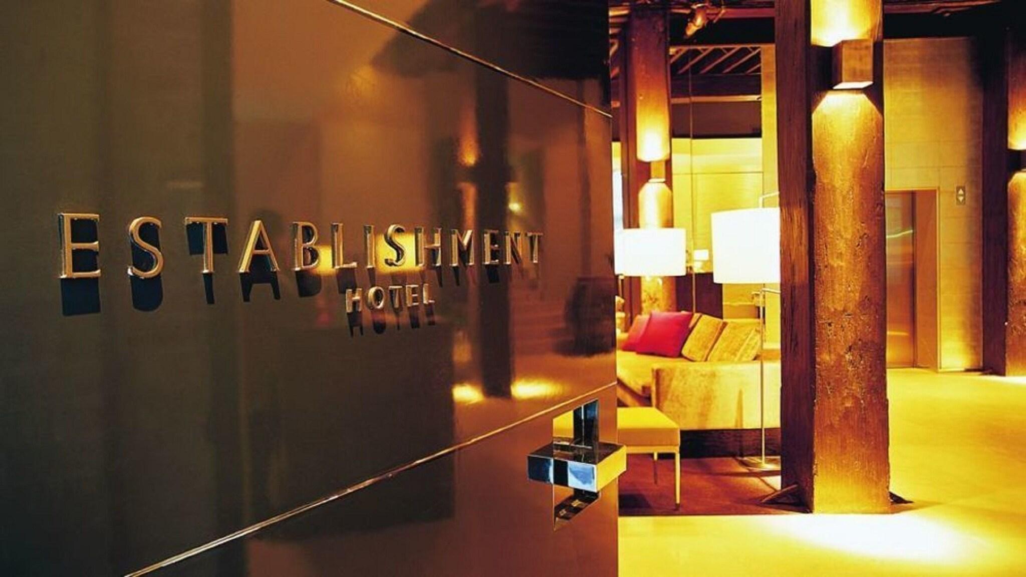 Establishment Hotel by null