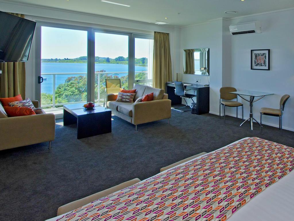 Hotel On Devonport by null