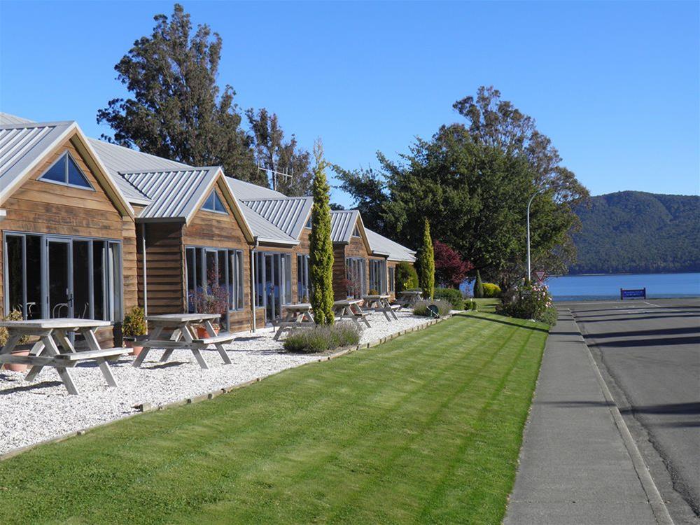 Lakefront Lodge Te Anau image