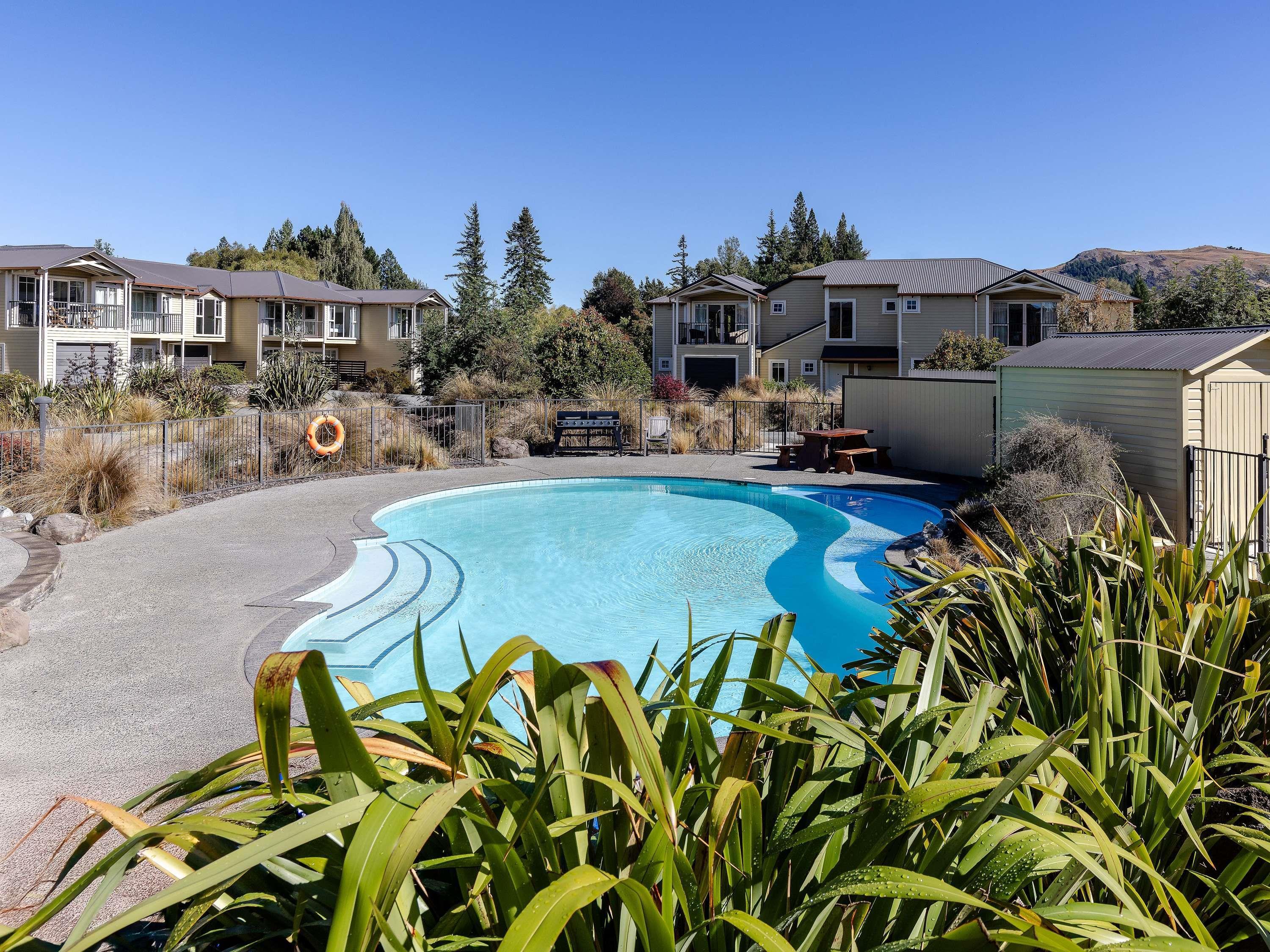 Mantra Lake Tekapo by null