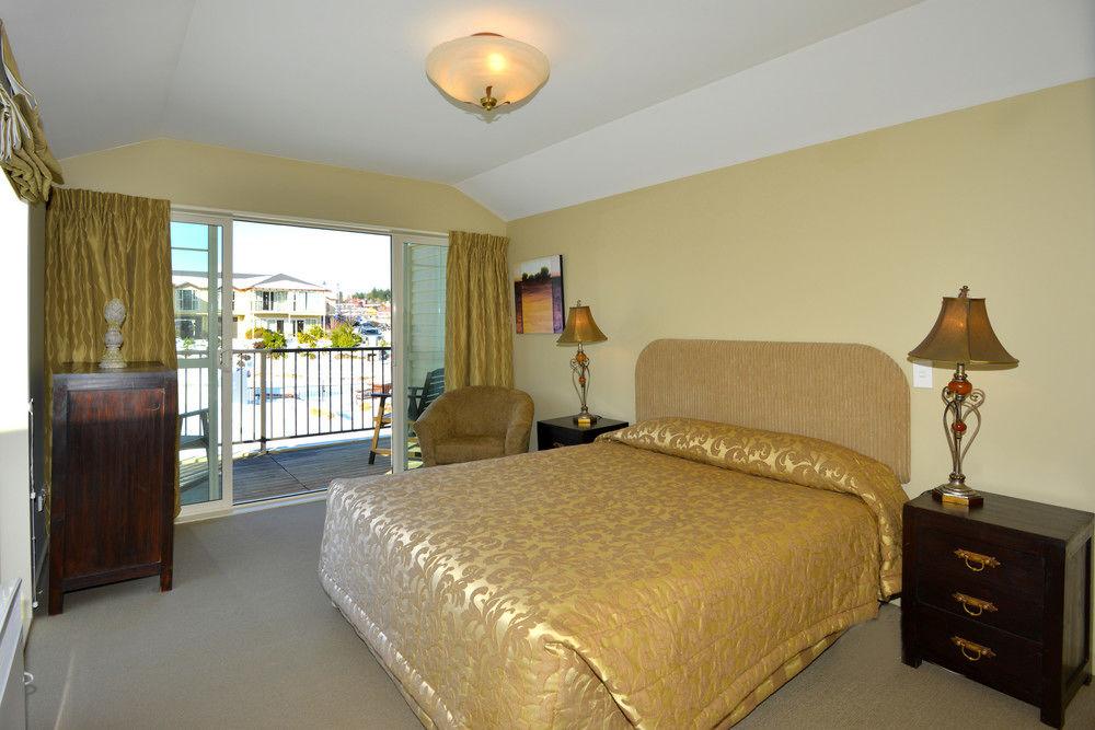 Mantra Lake Tekapo by null