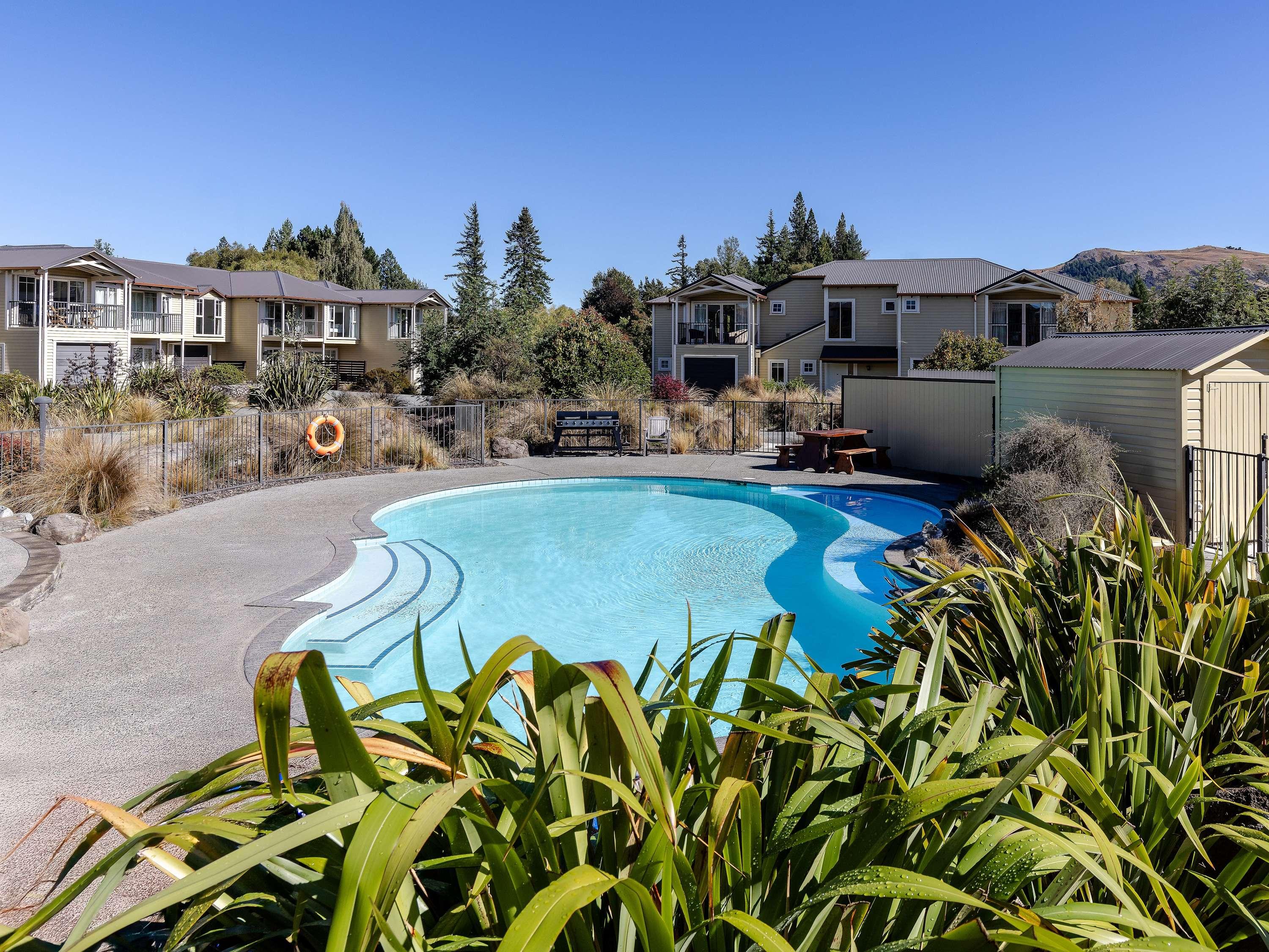Mantra Lake Tekapo by null