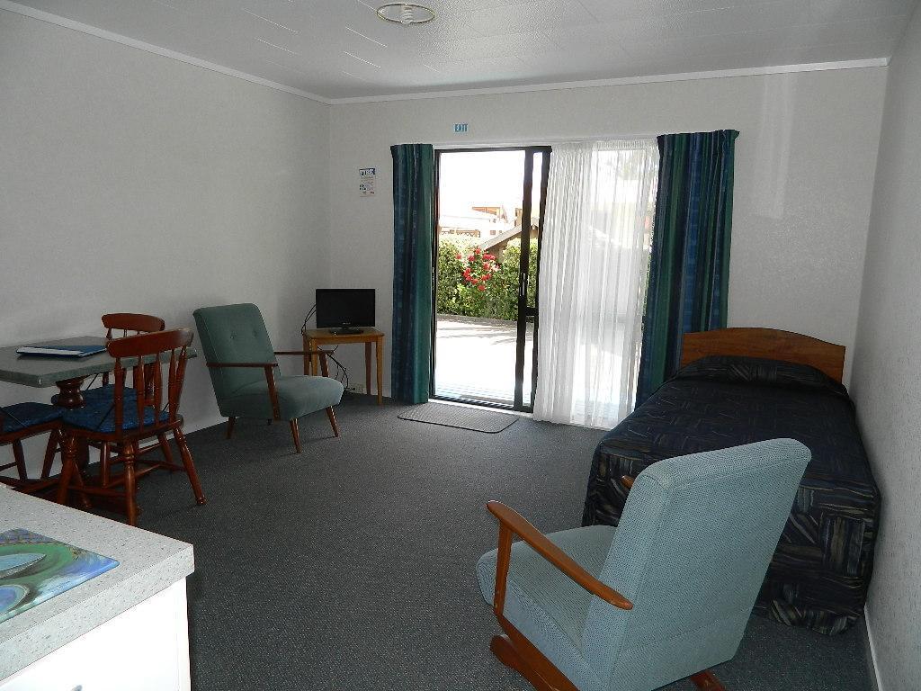 Opononi Hotel Limited by null