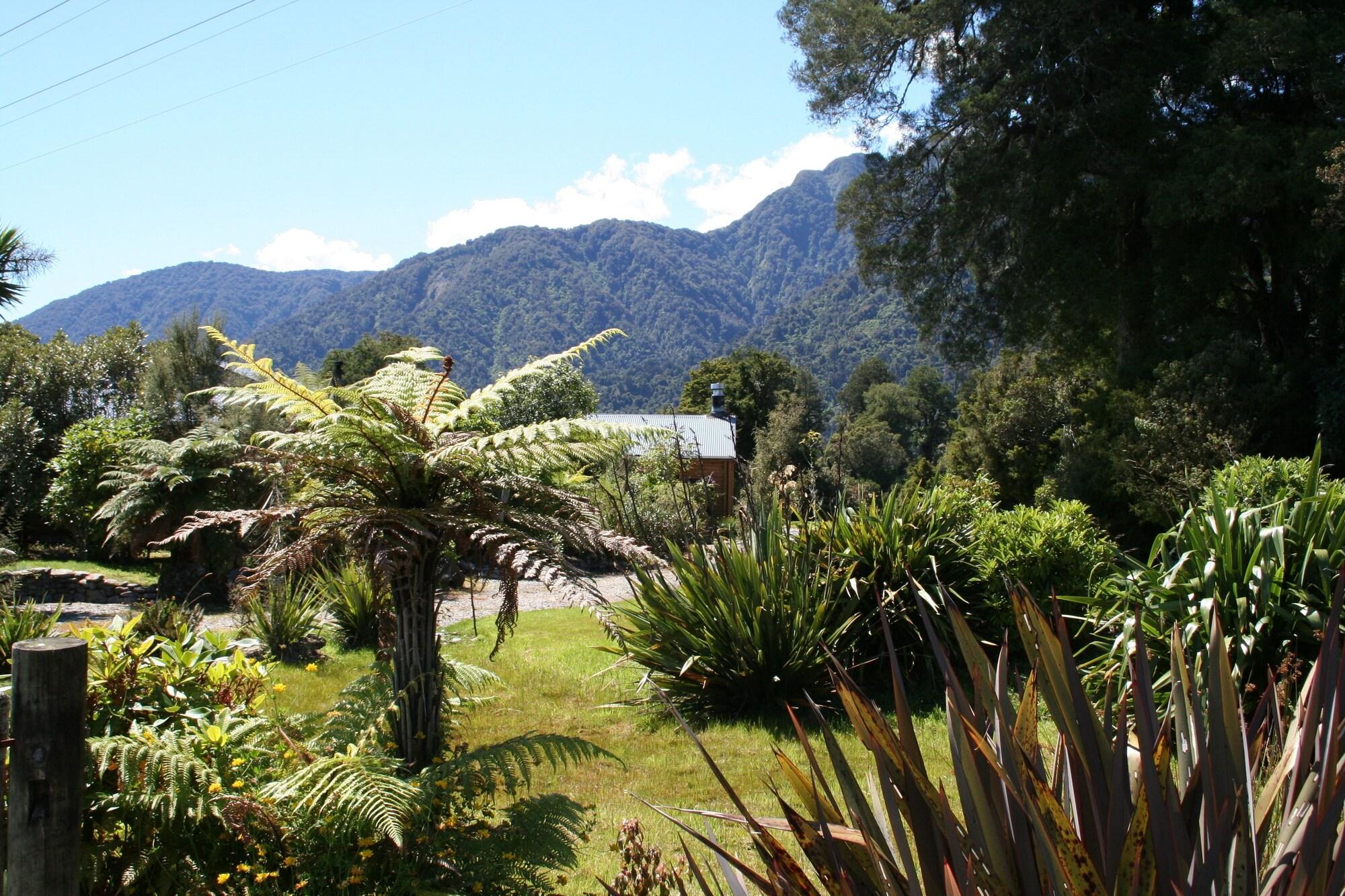 Westwood Lodge by null