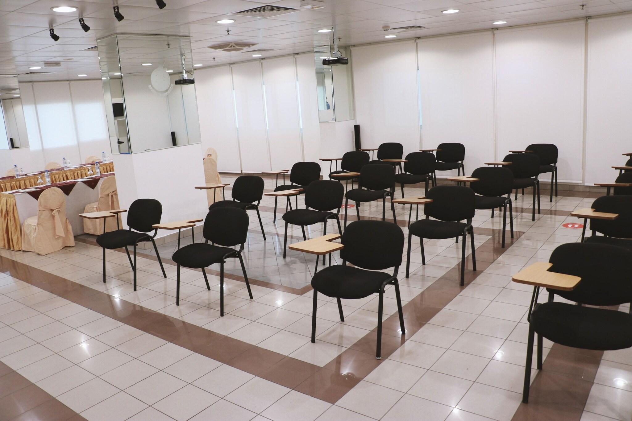 Spark Hotel And Residence - photo