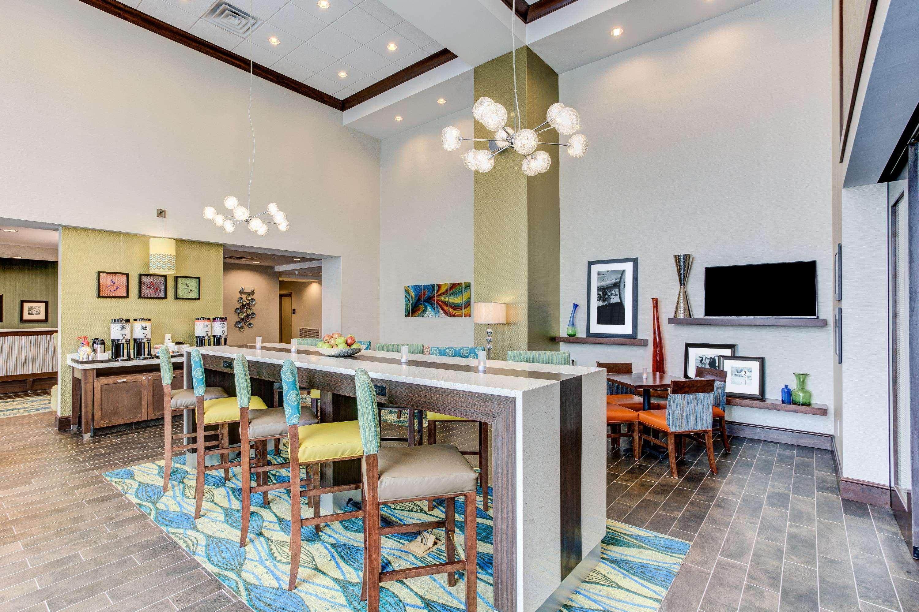 Hampton Inn And Suites Manchester
