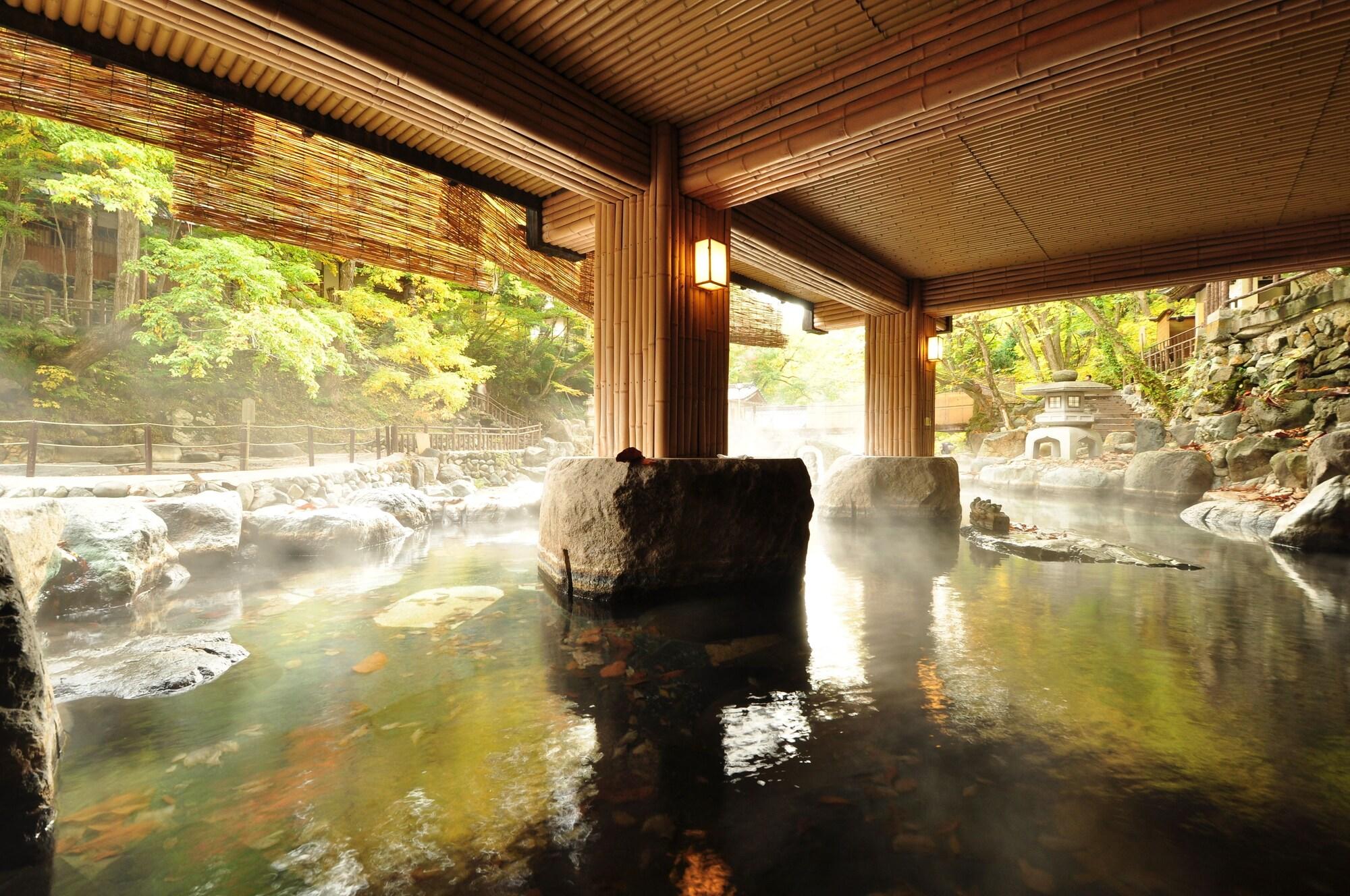Takaragawa Onsen Osenkaku by null