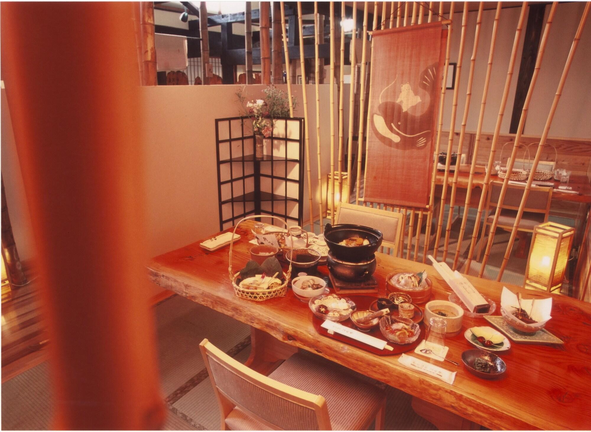 Takaragawa Onsen Osenkaku by null