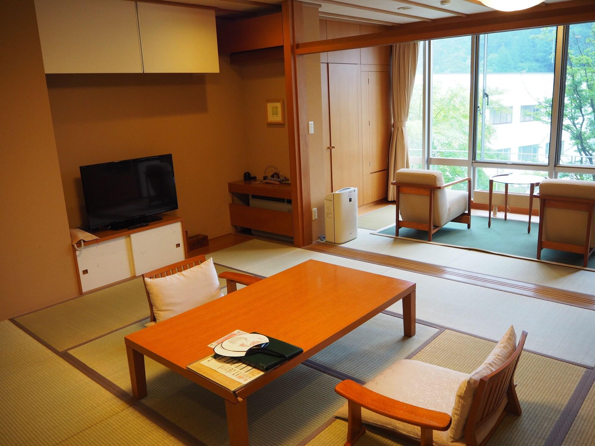 Kusatsu Onsen Boun by null