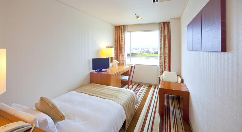 Miyazaki Kanko Hotel by null