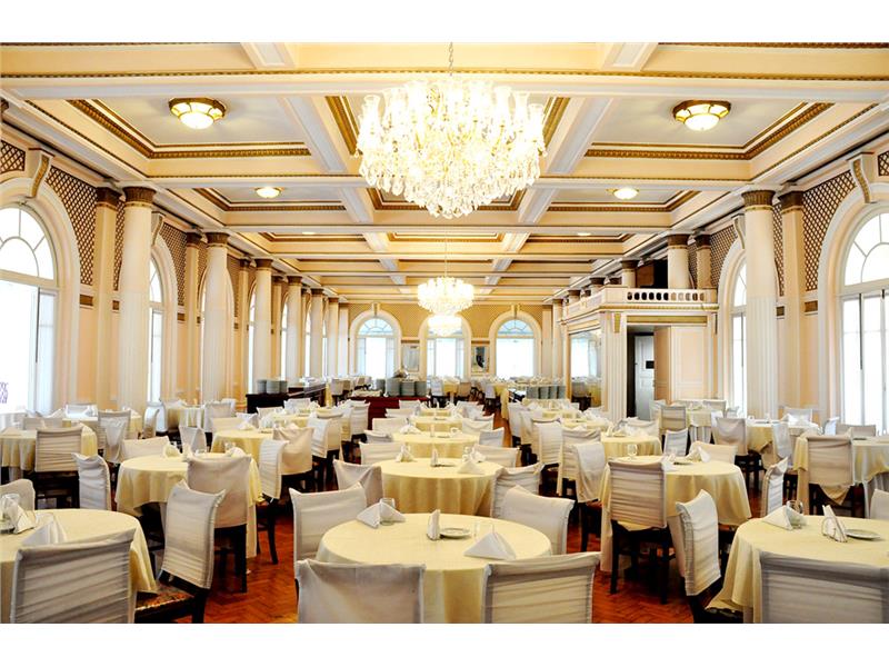 Palace Hotel by null