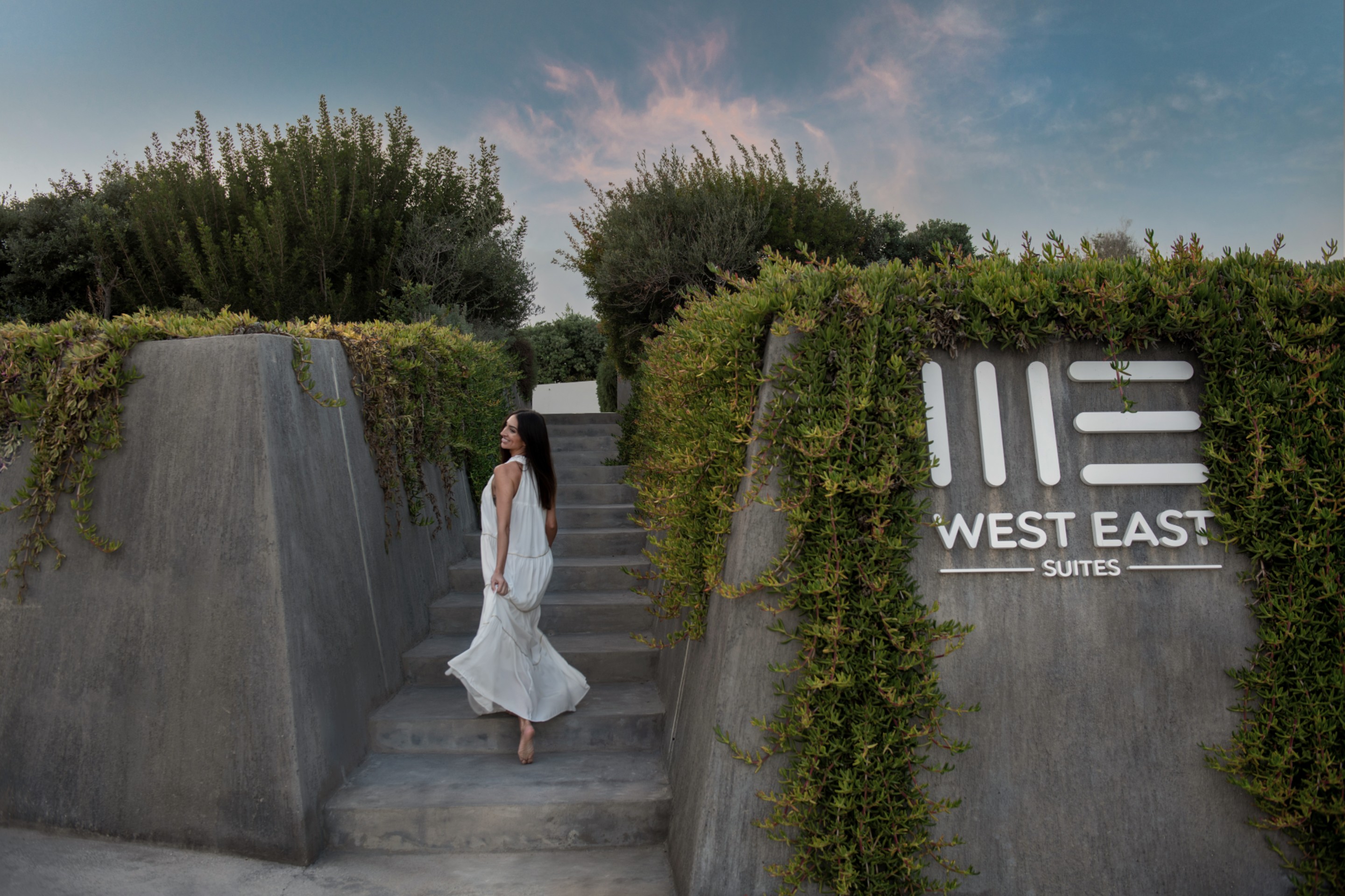 West East Suites by null