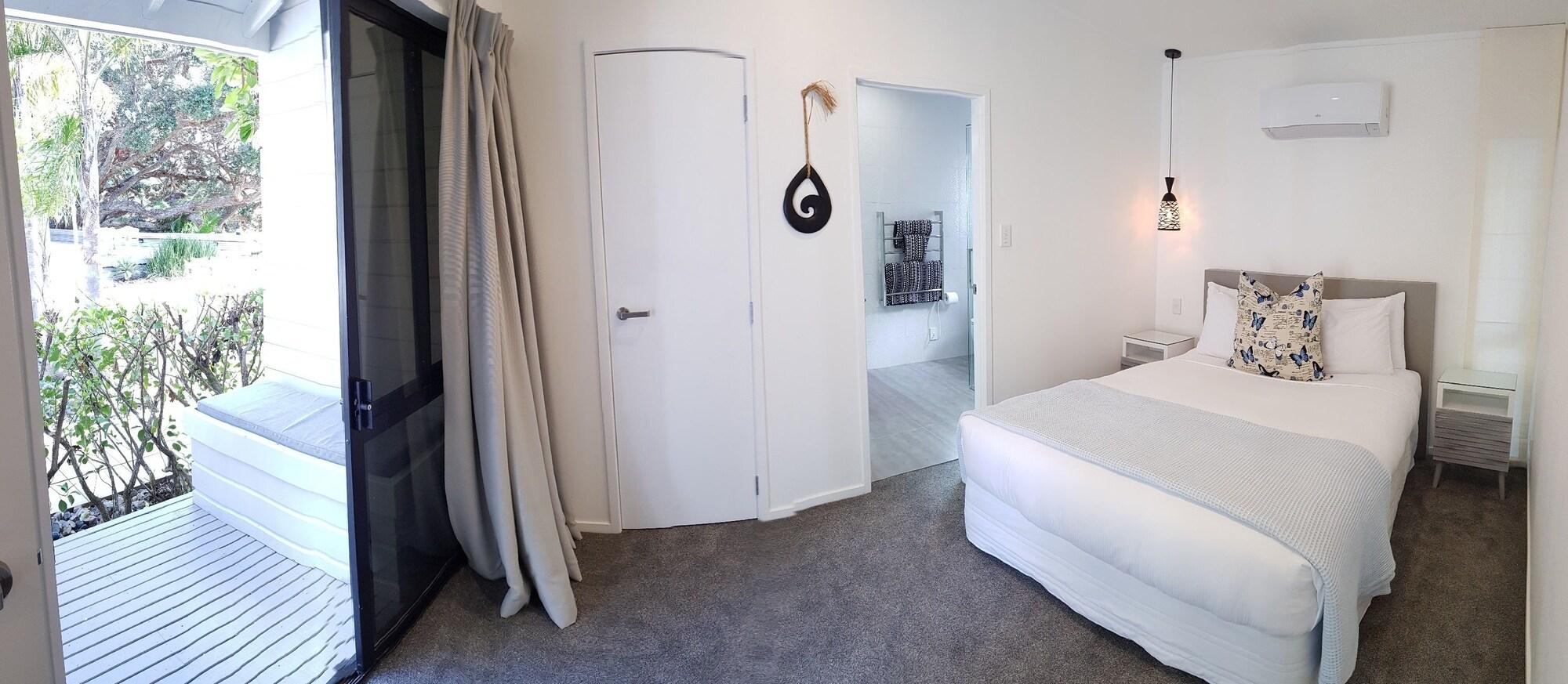 The Beach House, Kawau Island by null