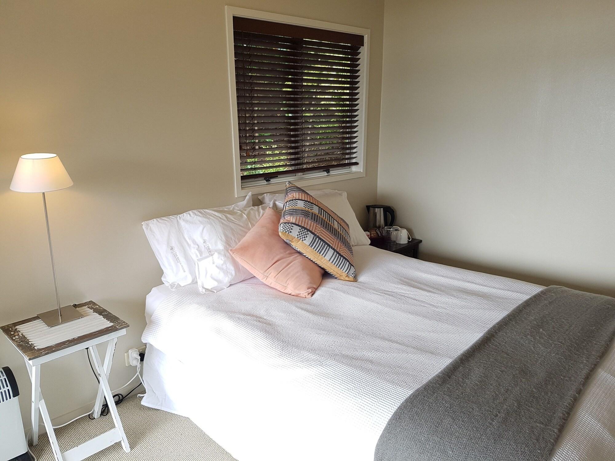 The Beach House, Kawau Island by null