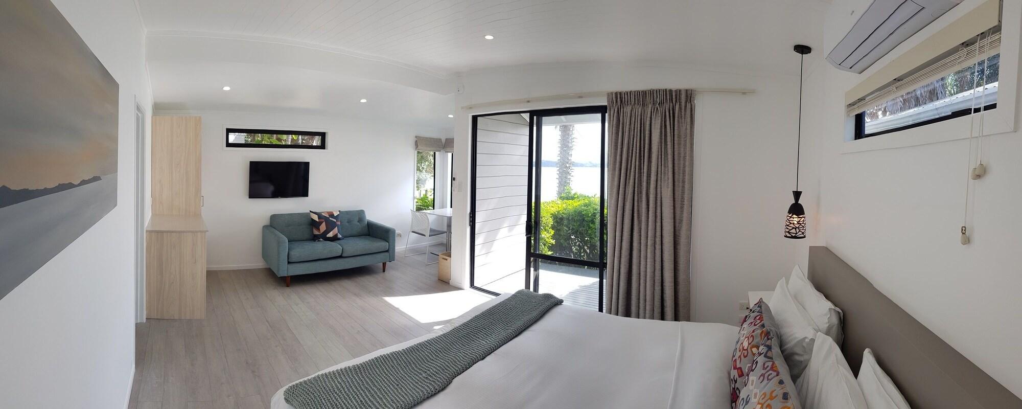 The Beach House, Kawau Island by null