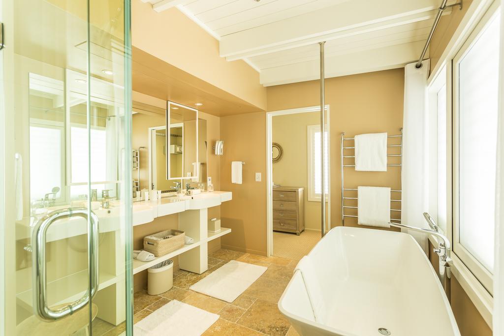 Rosewood Matakauri by null