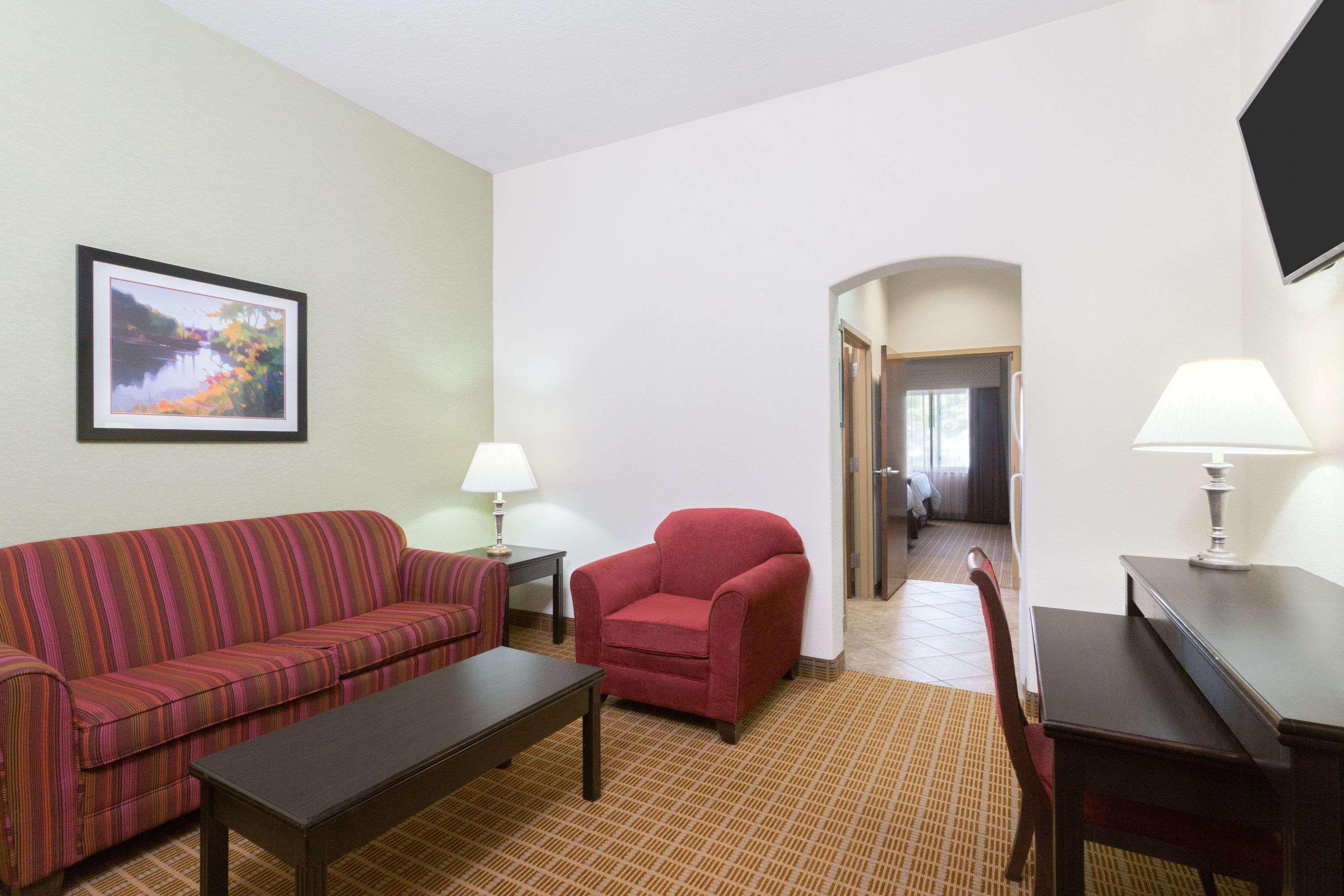 Hawthorn Suites By Wyndham Kingsland