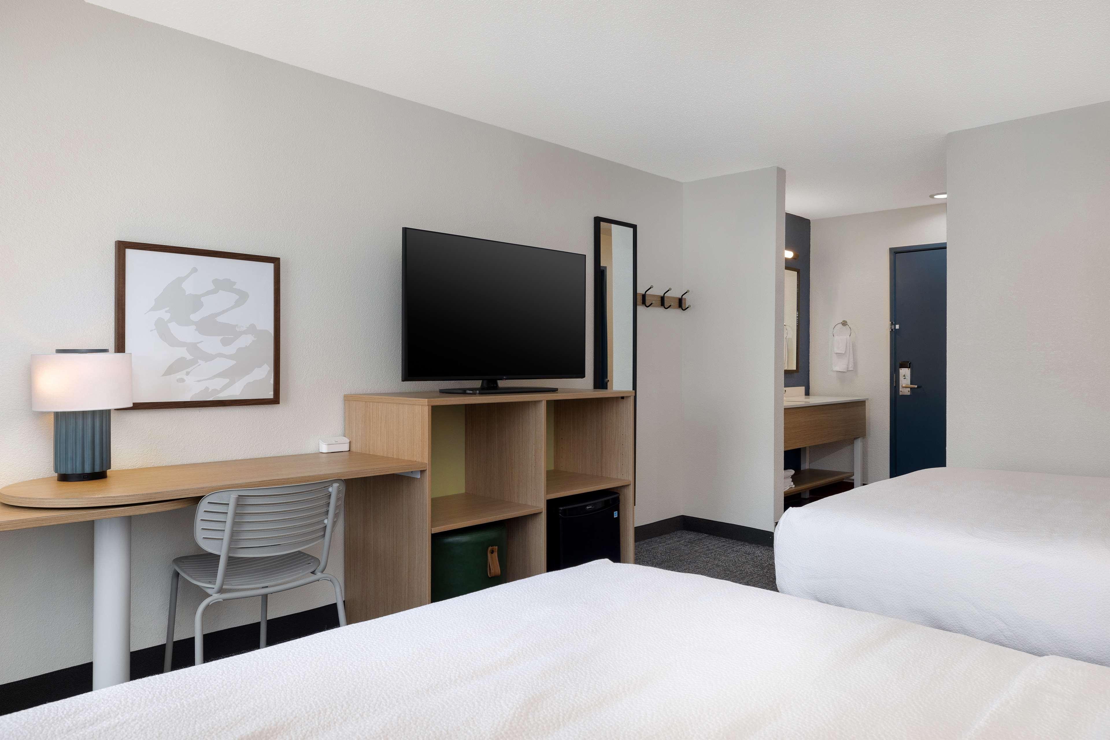 Spark By Hilton Evansville East, In