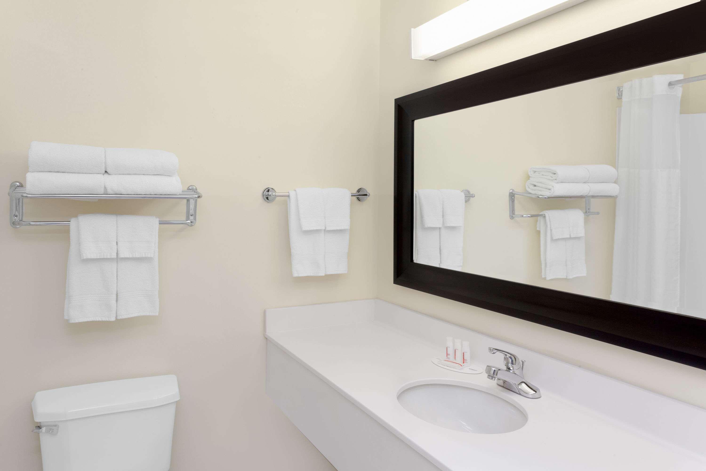 Baymont By Wyndham Fort Wayne